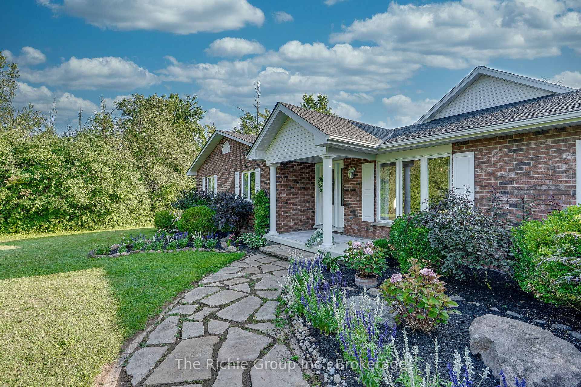 Photo 5 of 14198 Heritage Road, Caledon, Rural Caledon — HOMEH