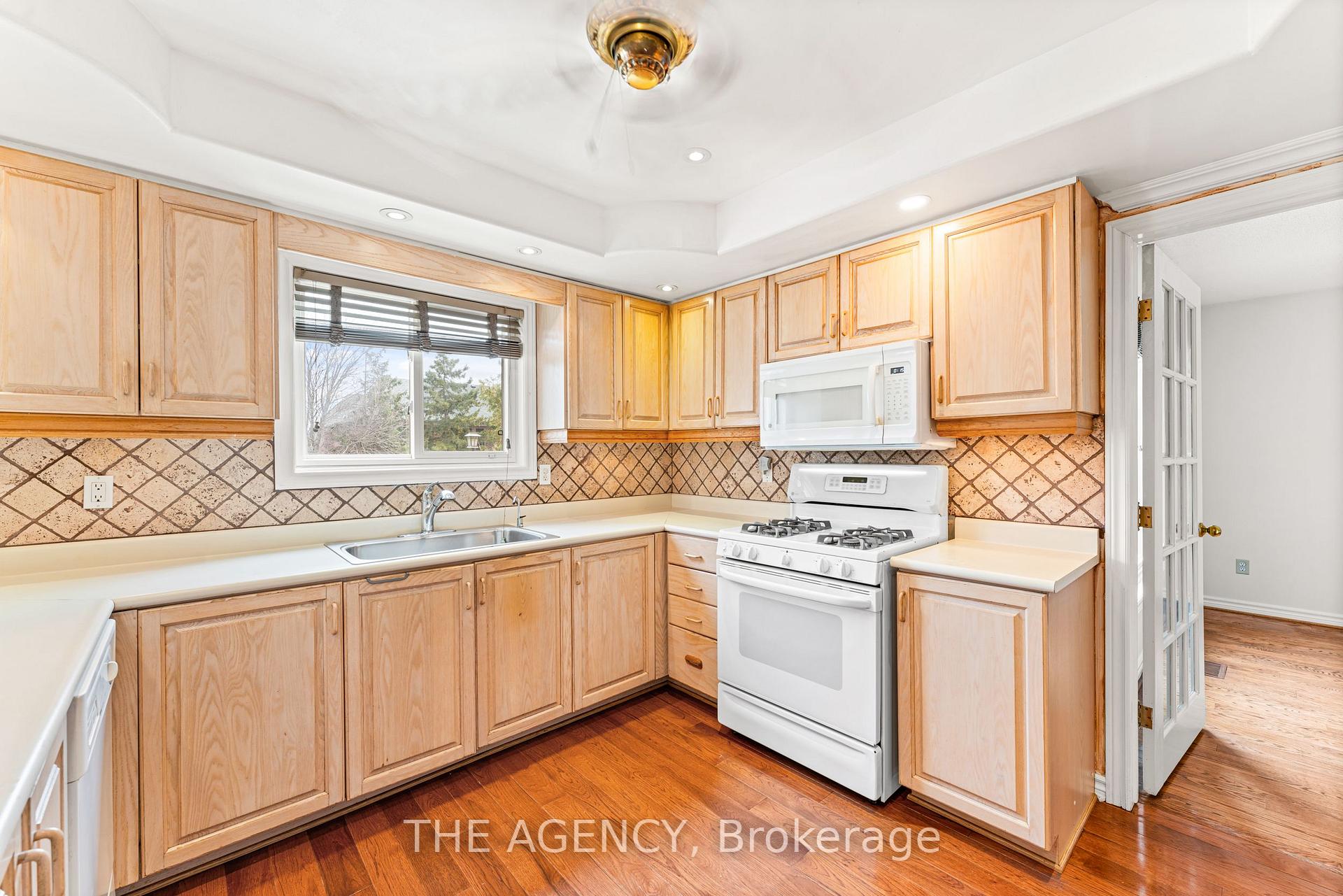 Photo 8 of 92 Russell Snider Drive, King, Nobleton — HOMEH