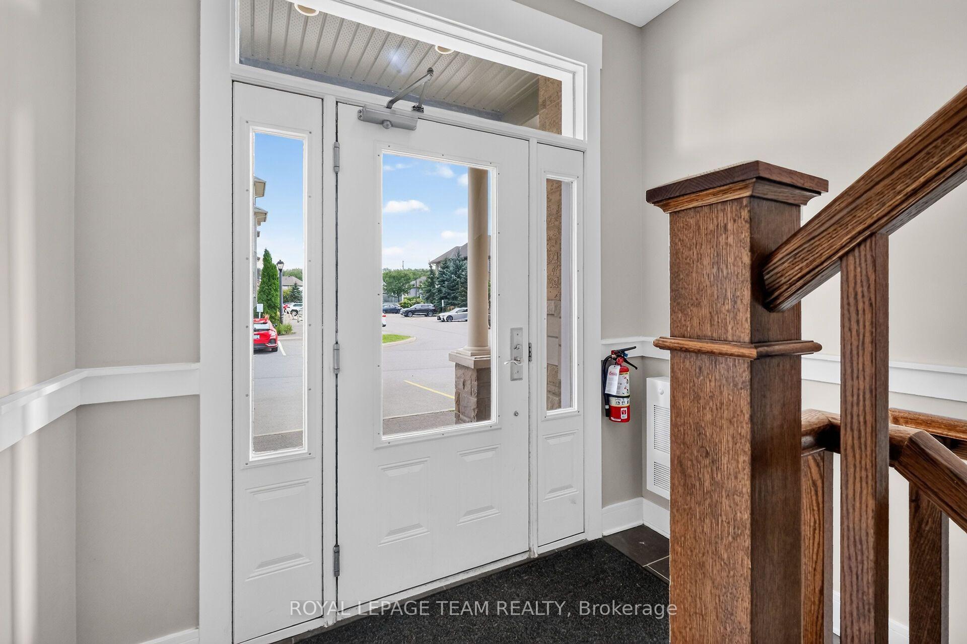 Photo 4 of Unit B, 1004 Beryl Private, Ottawa, Riverside South/Gloucester Glen — HOMEH