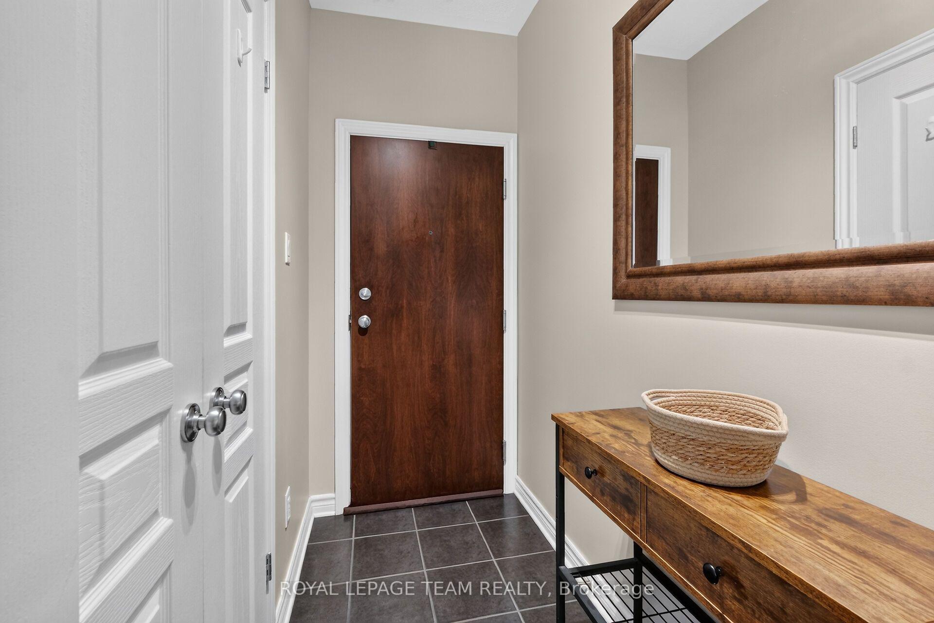 Photo 7 of Unit B, 1004 Beryl Private, Ottawa, Riverside South/Gloucester Glen — HOMEH