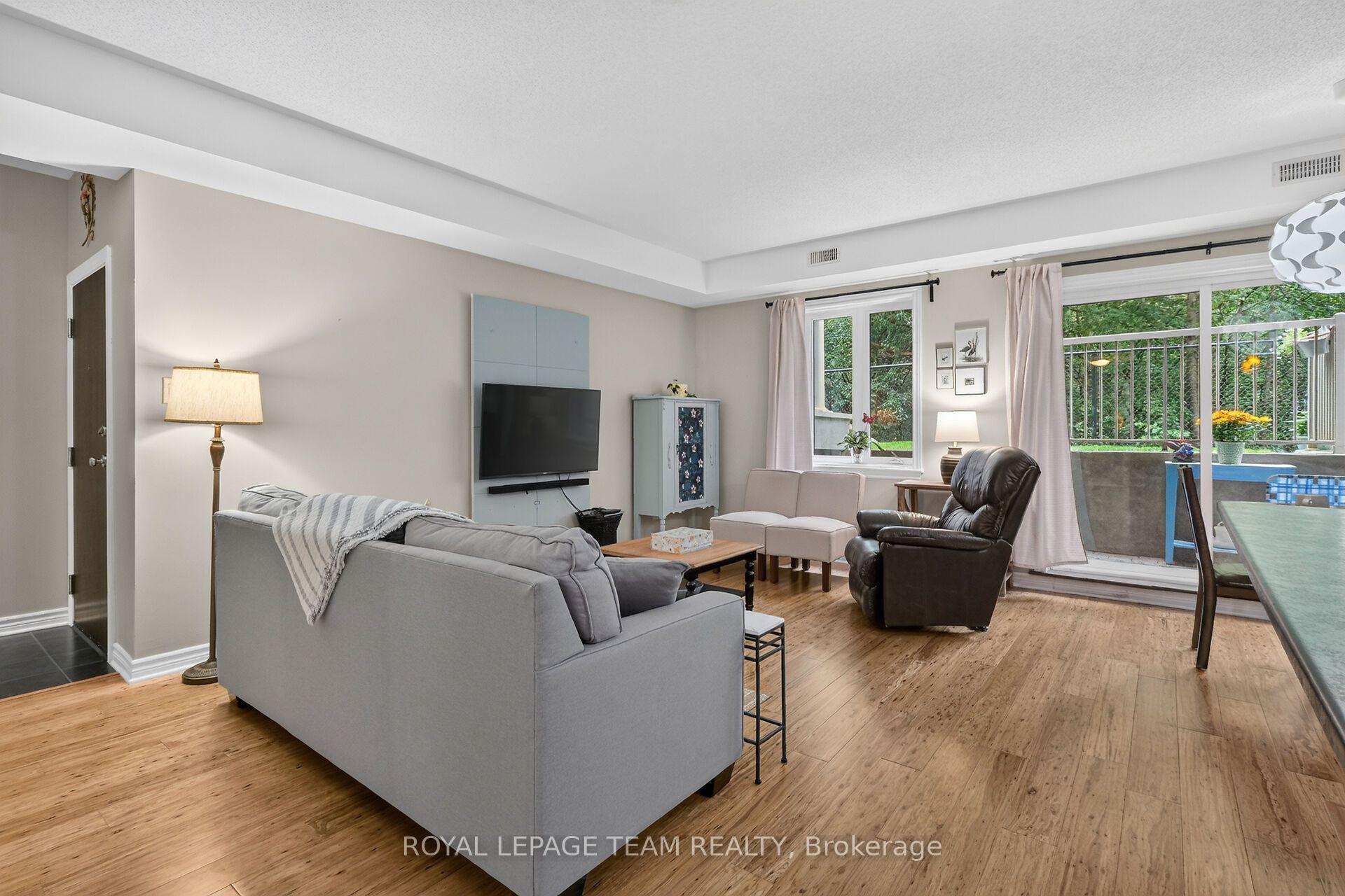 Photo 10 of Unit B, 1004 Beryl Private, Ottawa, Riverside South/Gloucester Glen — HOMEH