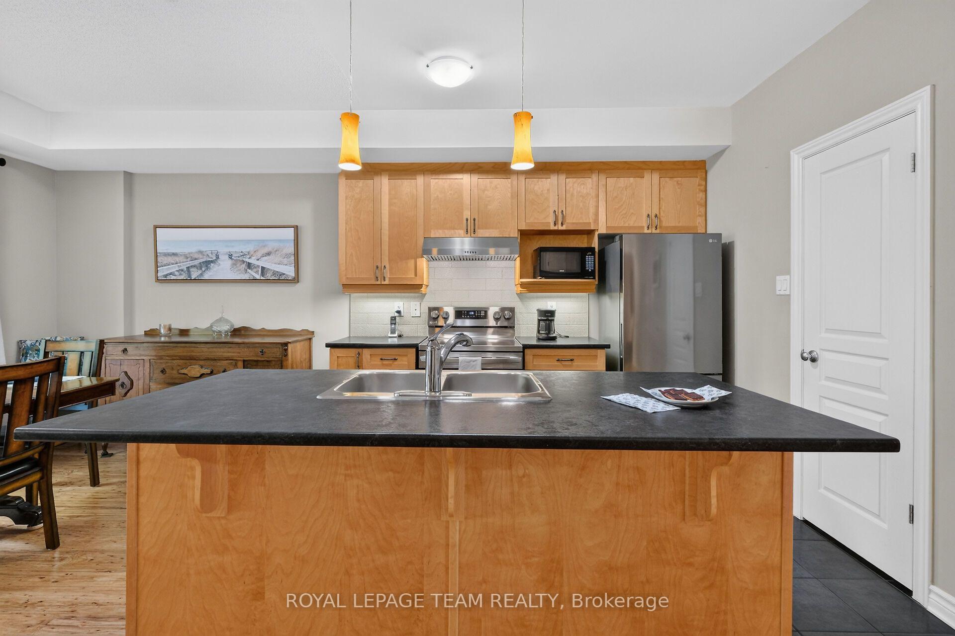 Photo 16 of Unit B, 1004 Beryl Private, Ottawa, Riverside South/Gloucester Glen — HOMEH