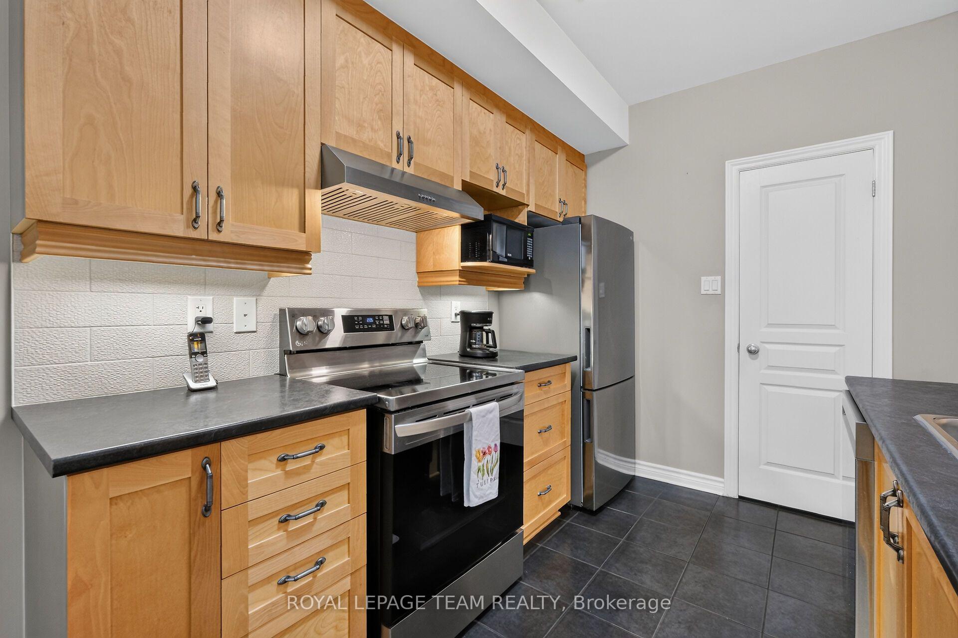 Photo 17 of Unit B, 1004 Beryl Private, Ottawa, Riverside South/Gloucester Glen — HOMEH