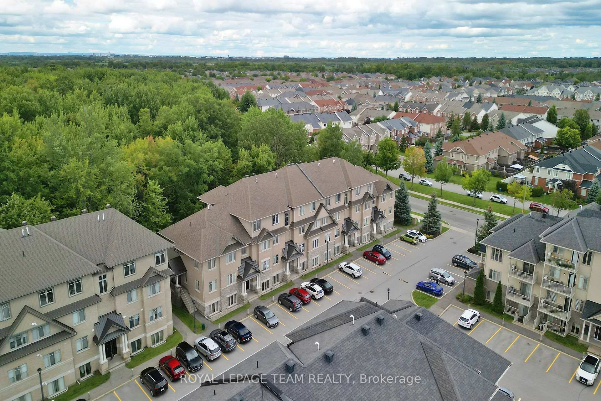 Photo 36 of Unit B, 1004 Beryl Private, Ottawa, Riverside South/Gloucester Glen — HOMEH