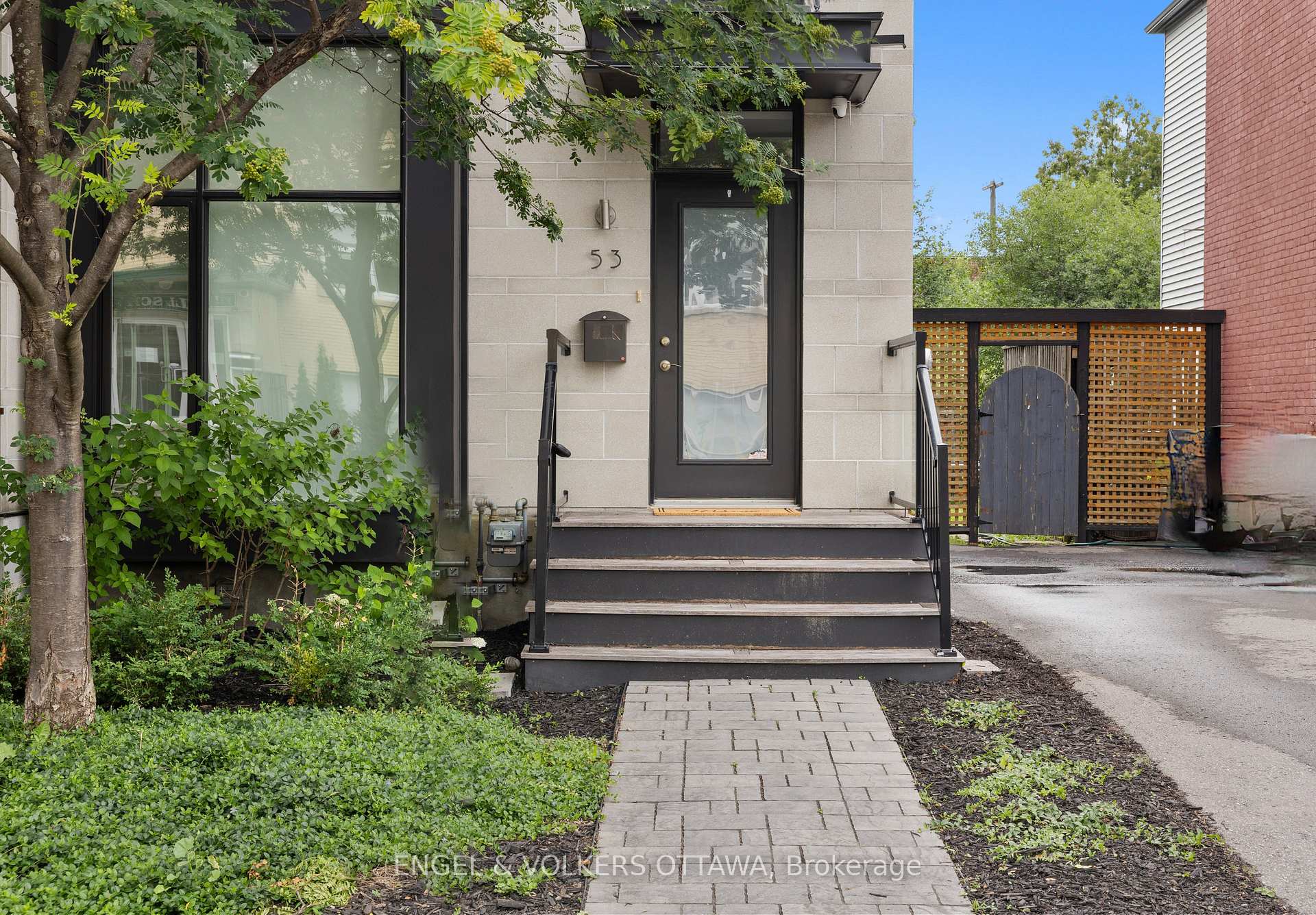 Front of 53 Vaughan Street