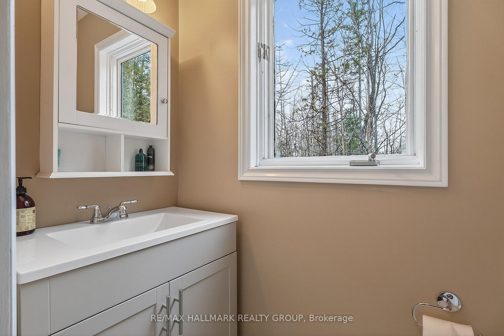 Photo 31 of 201 Moorhead Drive, Ottawa, Fitzroy — HOMEH