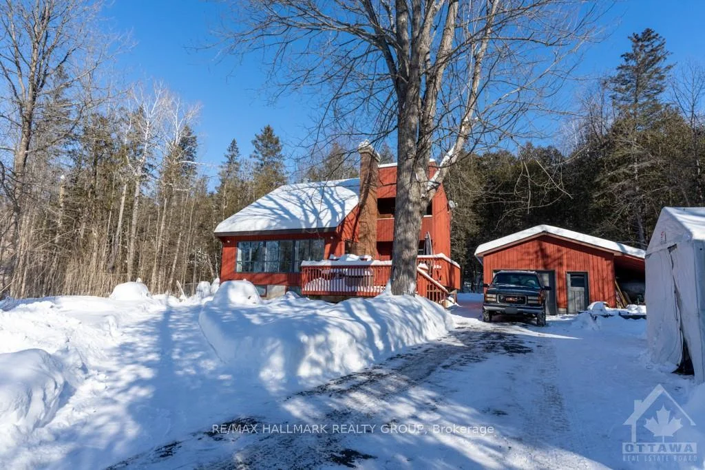 Photo 2 of 201 Moorhead Drive, Ottawa, Fitzroy — HOMEH