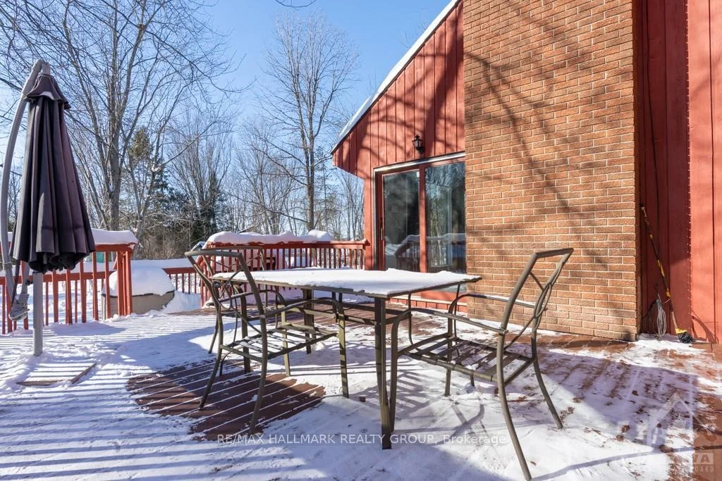 Photo 7 of 201 Moorhead Drive, Ottawa, Fitzroy — HOMEH