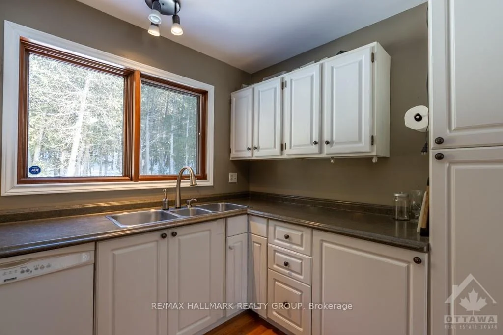 Photo 32 of 201 Moorhead Drive, Ottawa, Fitzroy — HOMEH