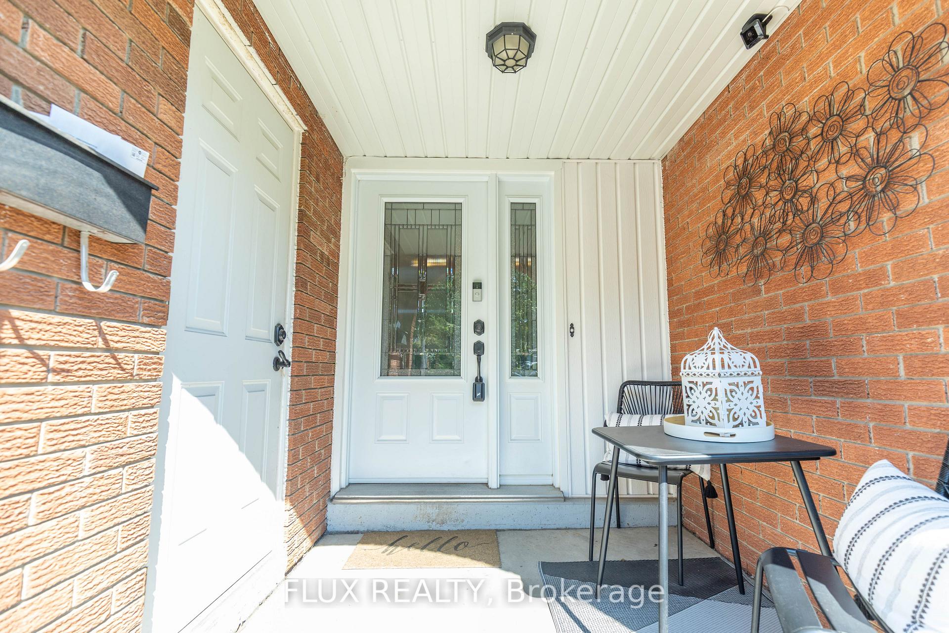 Photo 6 of 82 Overlea Drive, Kitchener, Victoria Hills — HOMEH