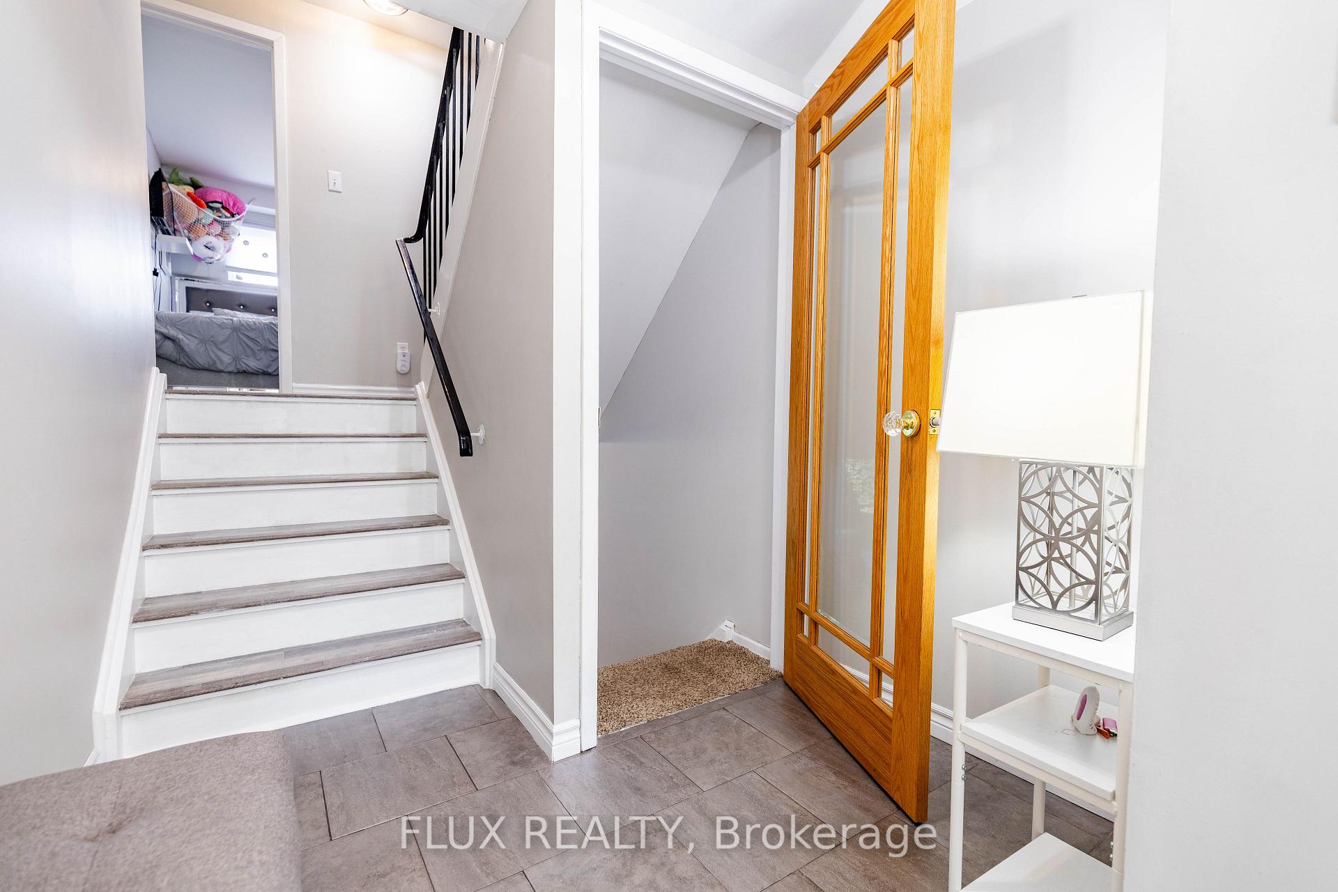 Photo 8 of 82 Overlea Drive, Kitchener, Victoria Hills — HOMEH