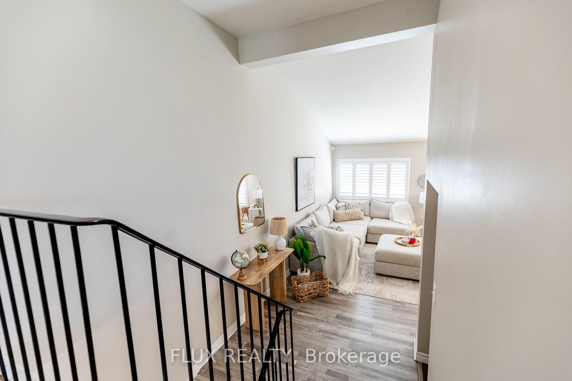 Photo 11 of 82 Overlea Drive, Kitchener, Victoria Hills — HOMEH