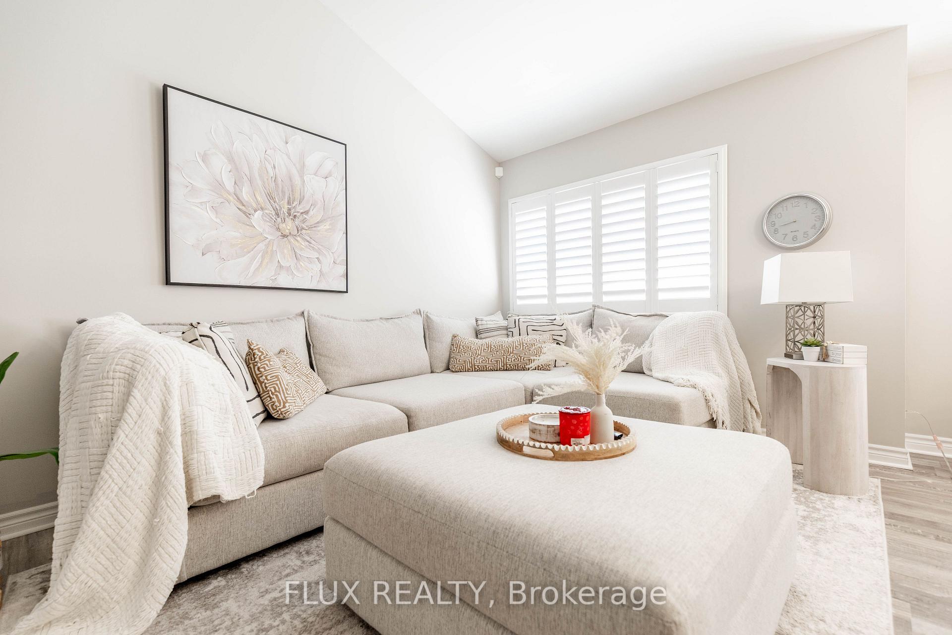 Photo 1 of 82 Overlea Drive, Kitchener, Victoria Hills — HOMEH