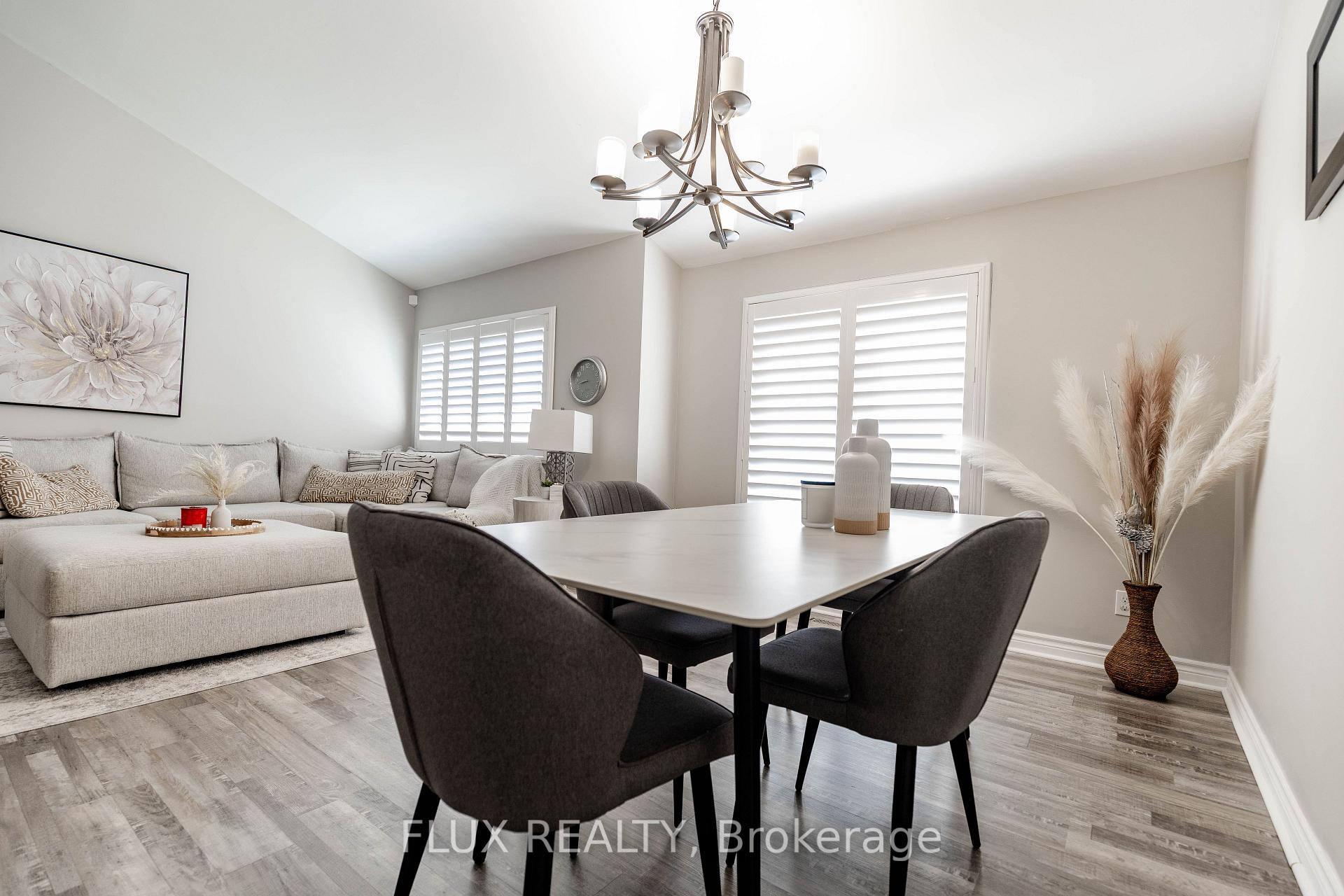 Photo 18 of 82 Overlea Drive, Kitchener, Victoria Hills — HOMEH