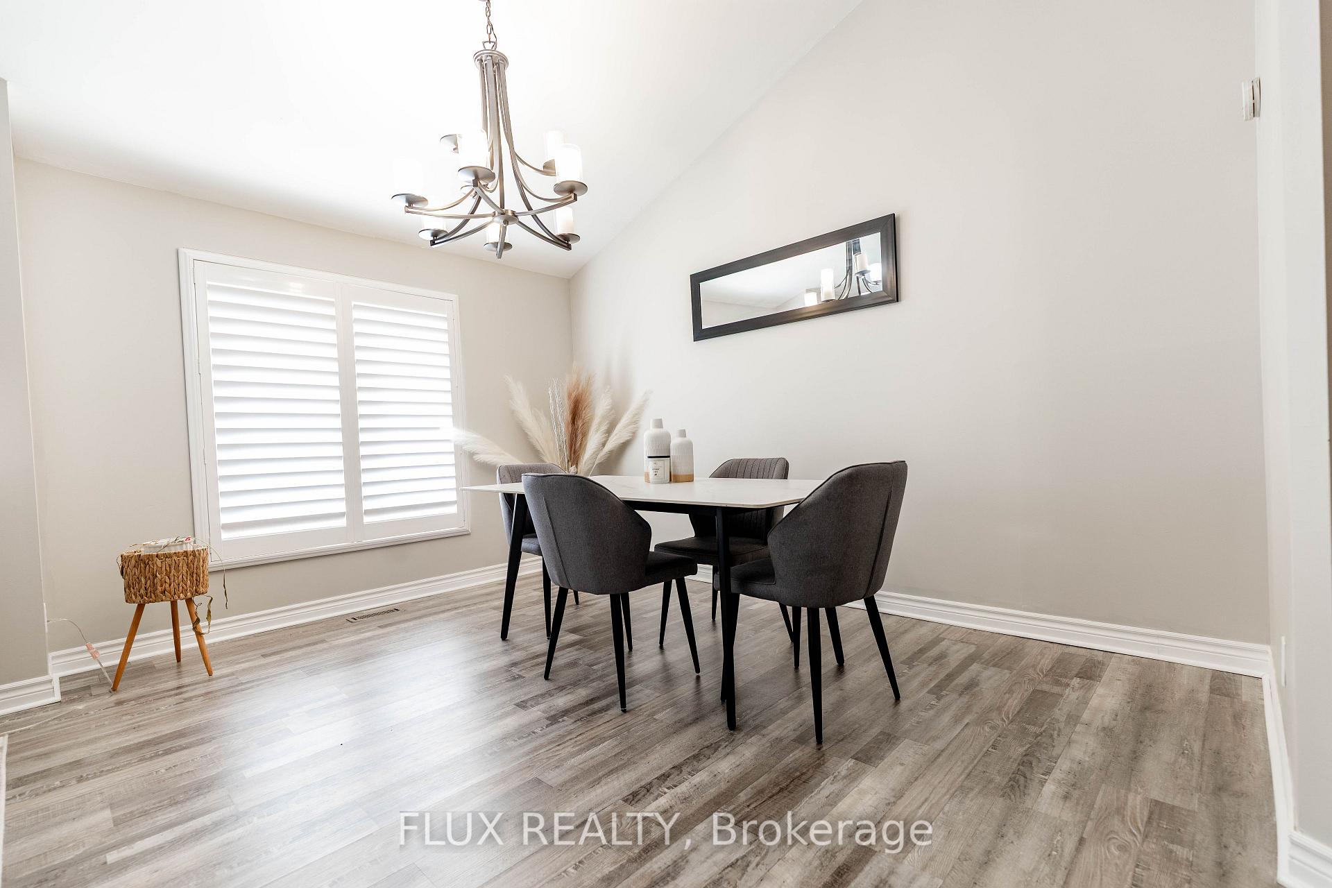 Photo 2 of 82 Overlea Drive, Kitchener, Victoria Hills — HOMEH