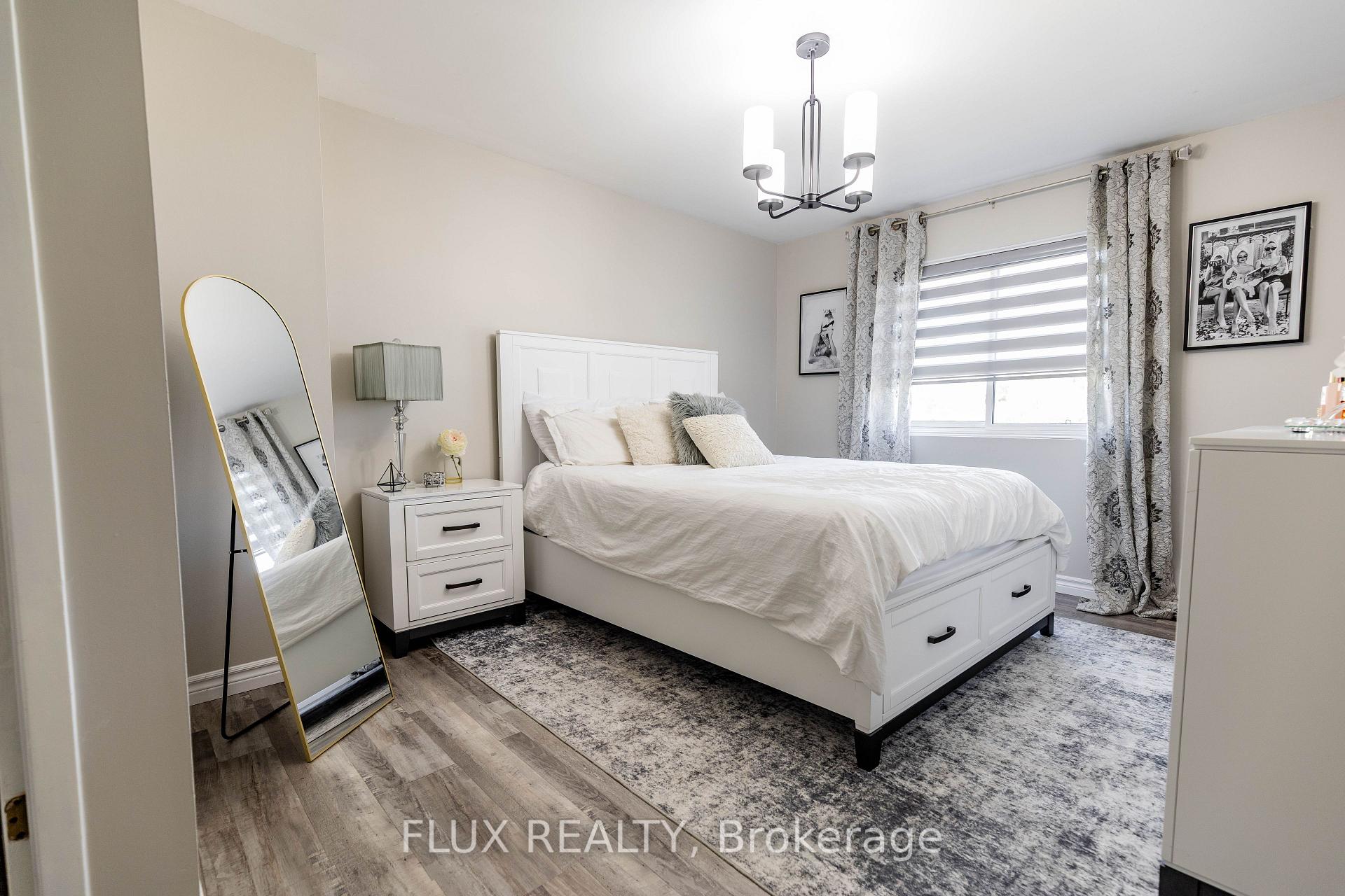 Photo 29 of 82 Overlea Drive, Kitchener, Victoria Hills — HOMEH