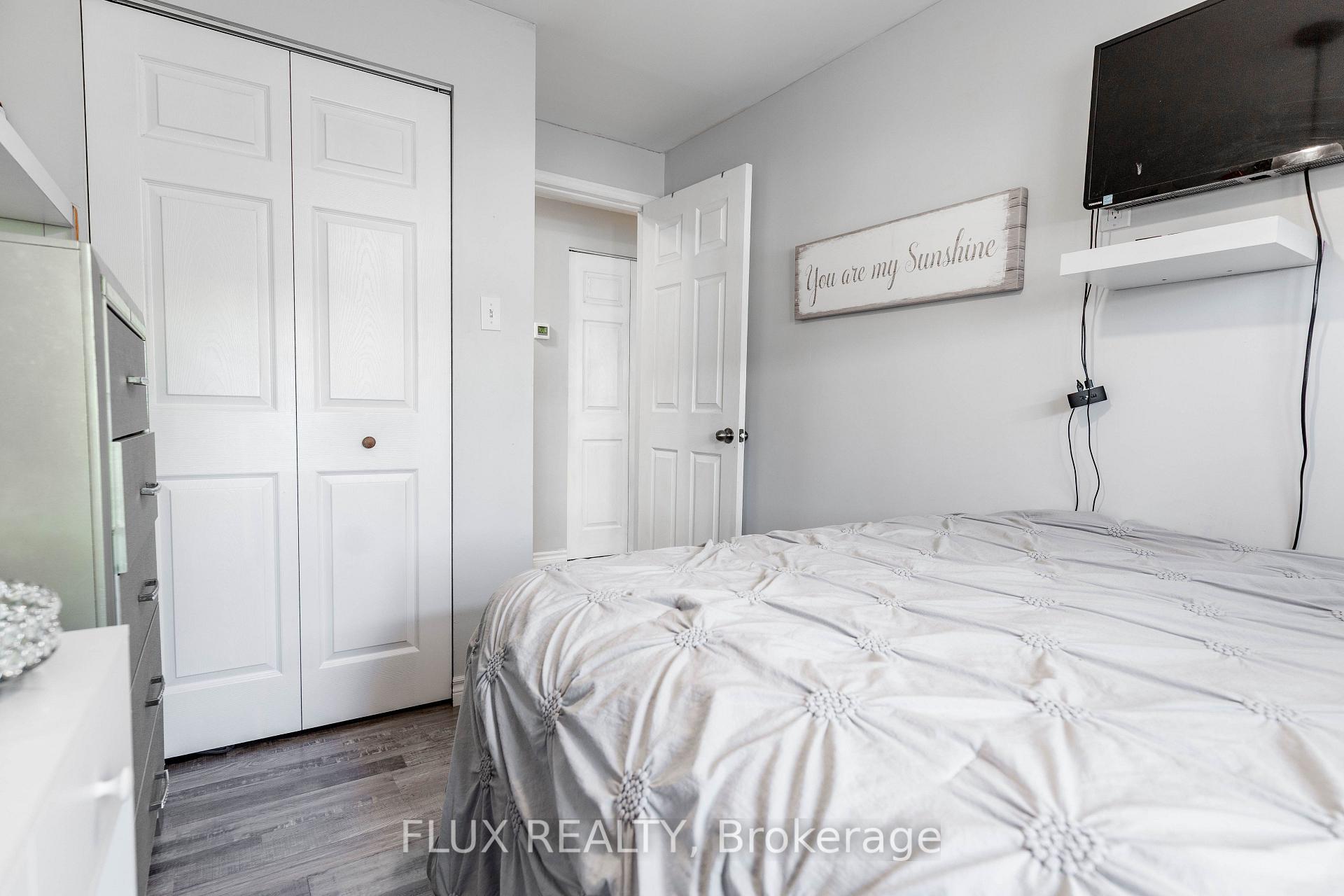 Photo 33 of 82 Overlea Drive, Kitchener, Victoria Hills — HOMEH
