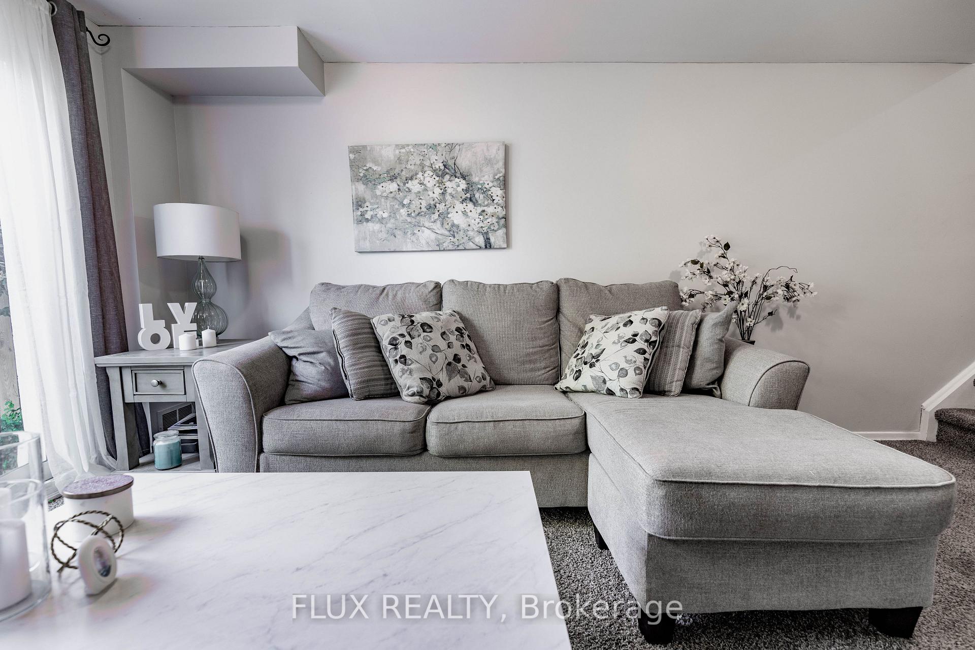 Photo 39 of 82 Overlea Drive, Kitchener, Victoria Hills — HOMEH