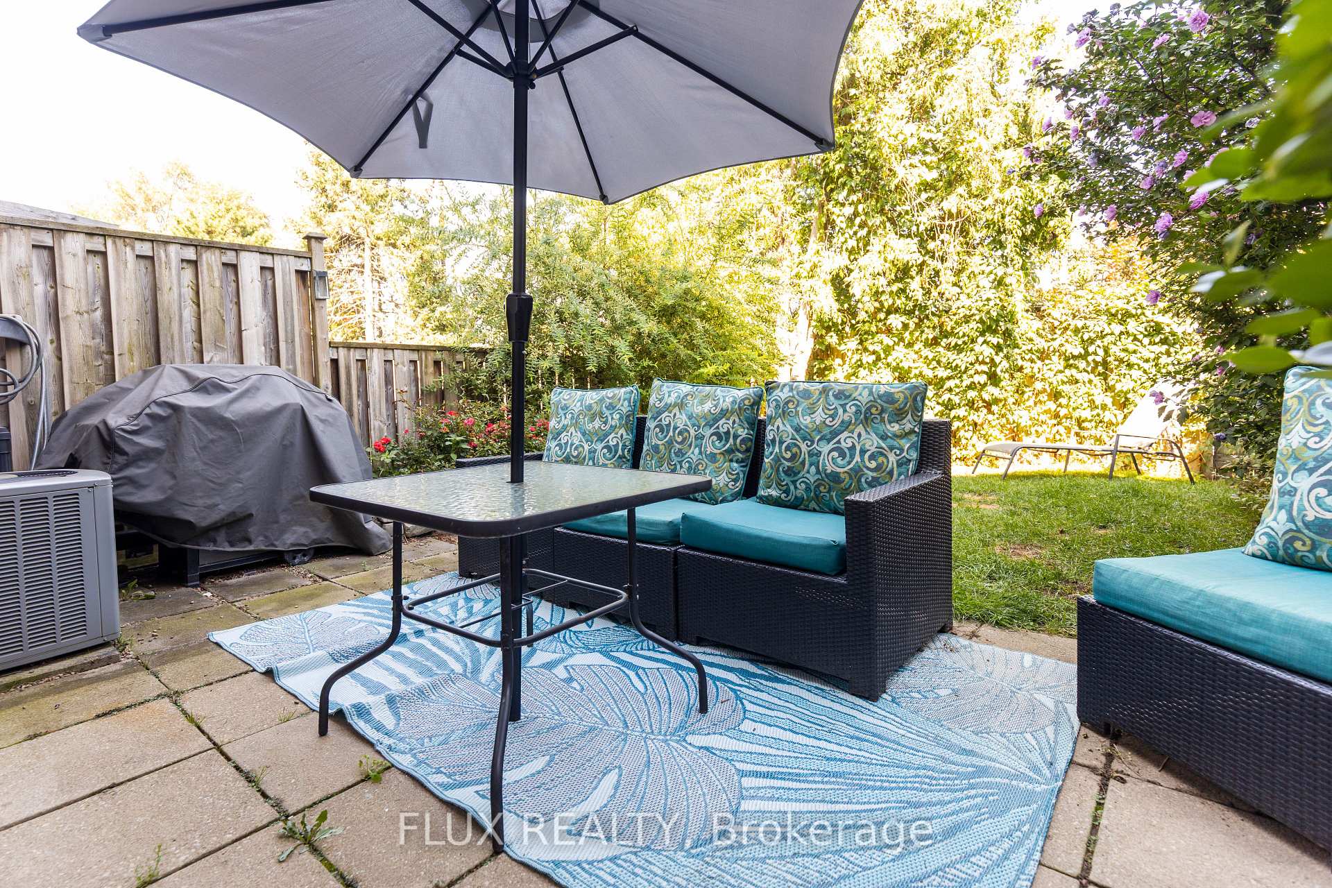 Photo 43 of 82 Overlea Drive, Kitchener, Victoria Hills — HOMEH