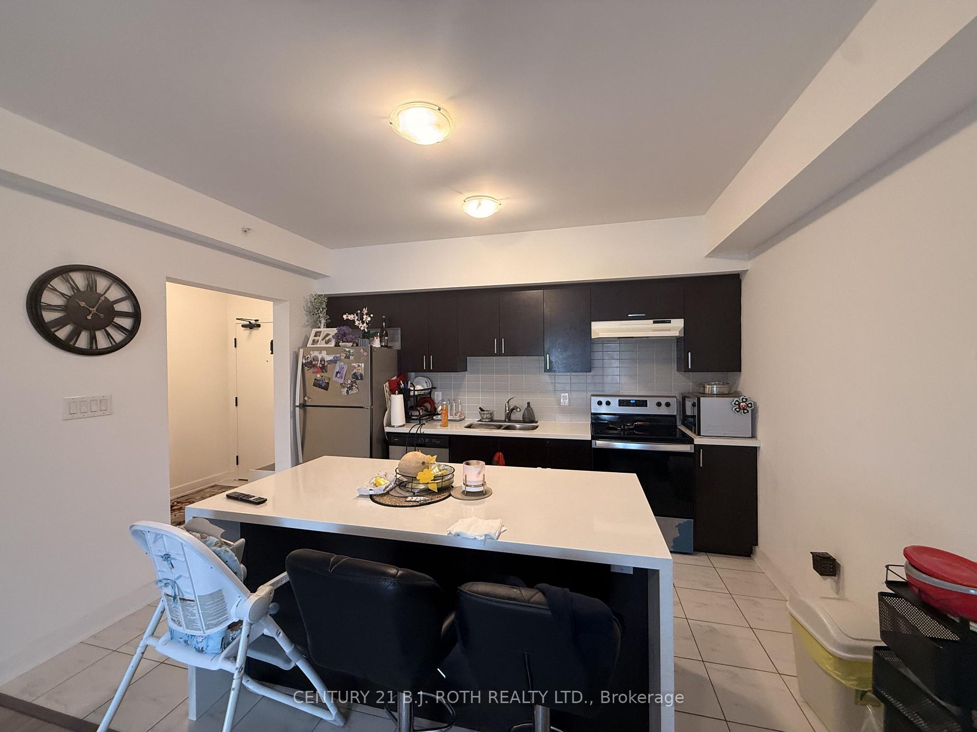 Photo 5 of Unit 308, 8 Culinary Lane, Barrie, Rural Barrie Southeast — HOMEH