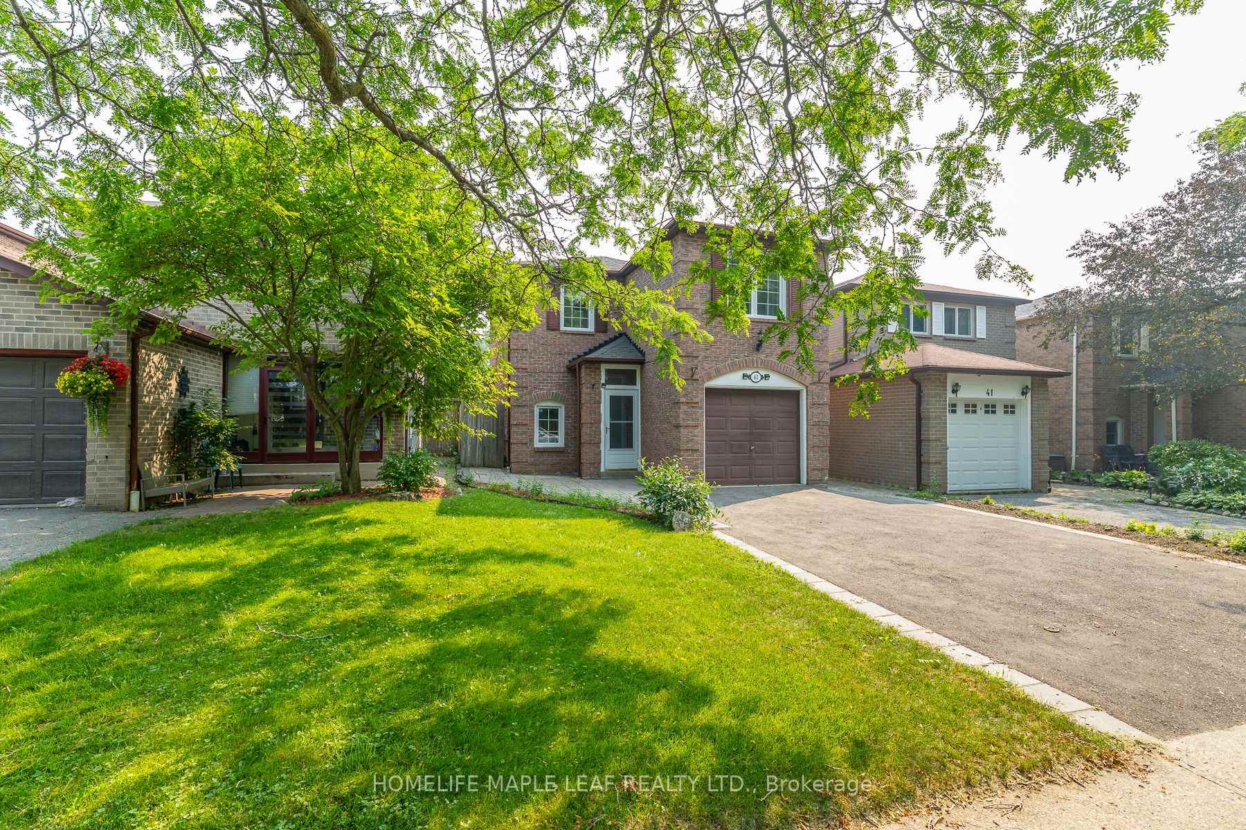Photo 2 of 43 Barrett Crescent, Ajax, Central West — HOMEH