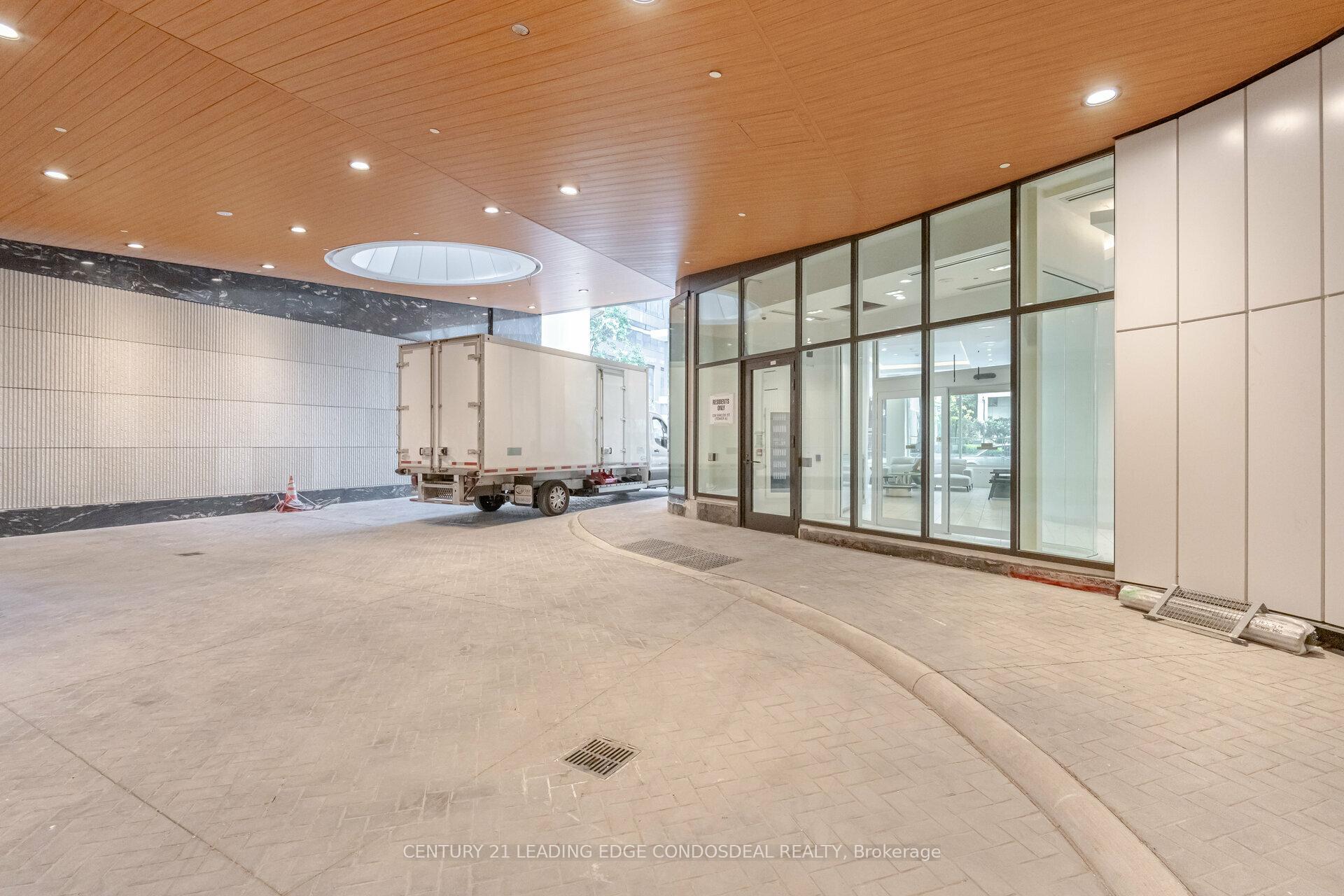 Photo 2 of Unit 802, 238 Simcoe Street, Toronto, Kensington-Chinatown — HOMEH