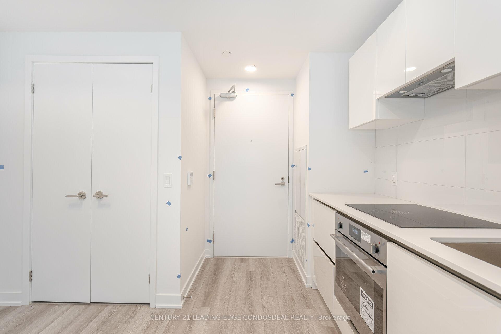 Photo 5 of Unit 802, 238 Simcoe Street, Toronto, Kensington-Chinatown — HOMEH