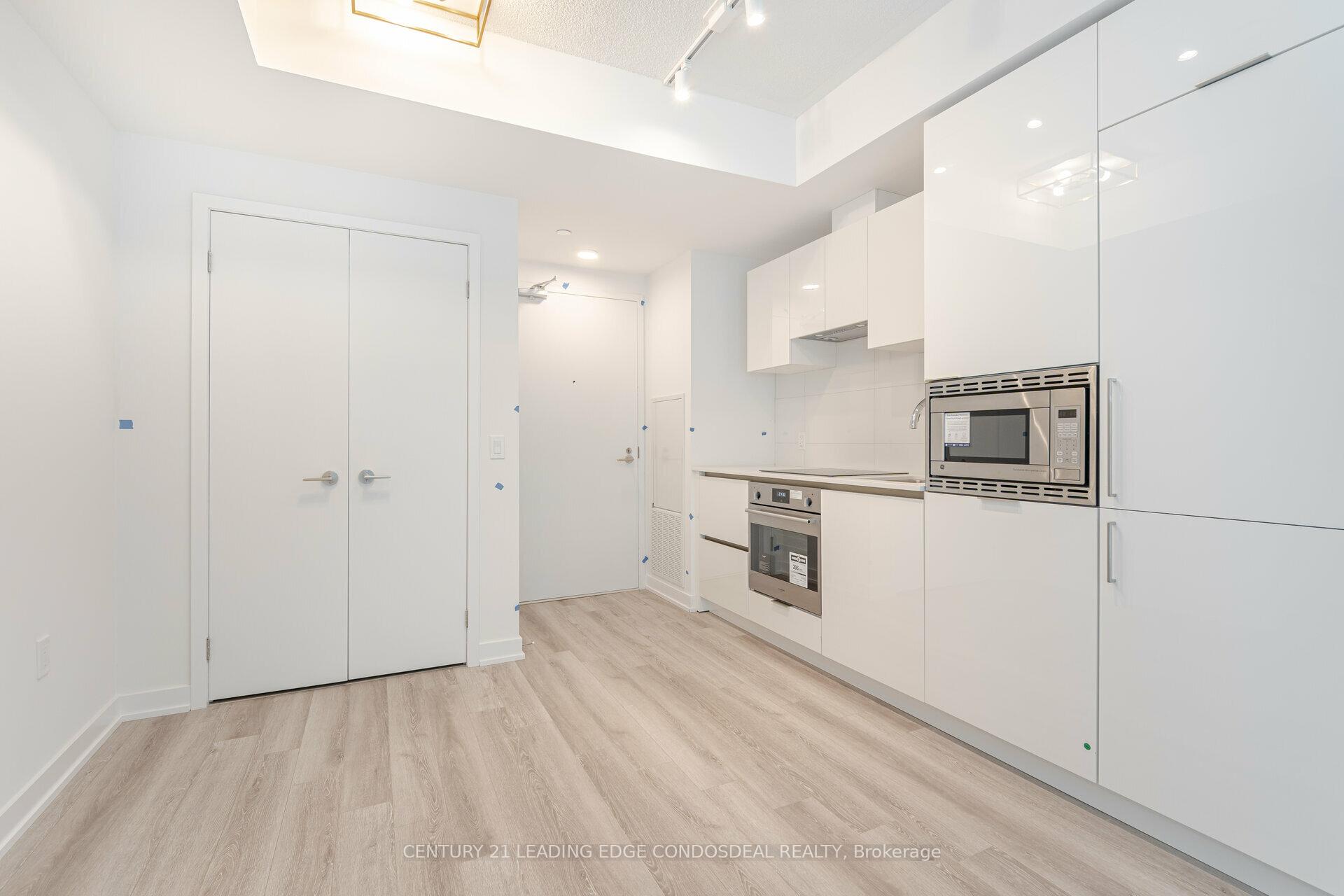 Photo 6 of Unit 802, 238 Simcoe Street, Toronto, Kensington-Chinatown — HOMEH