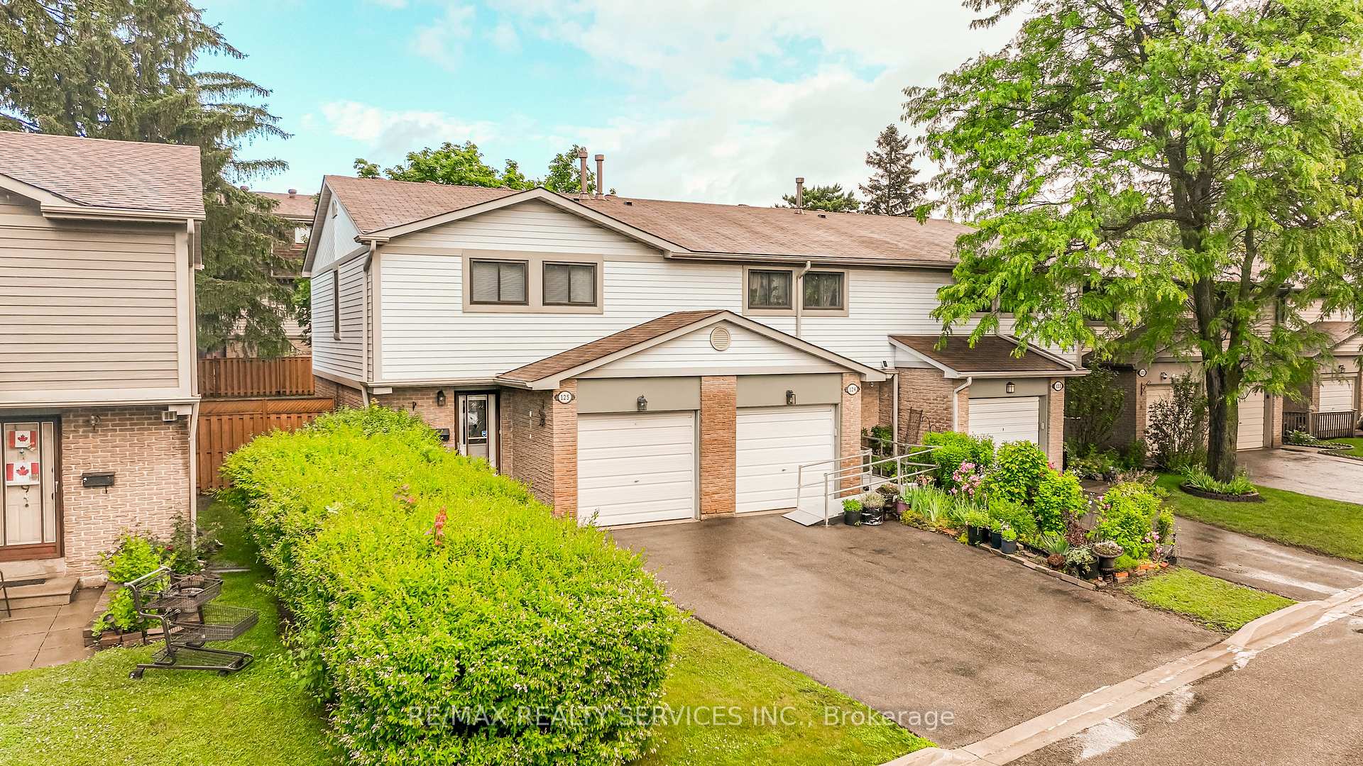 Photo 3 of Unit 125, 125 Ashton Crescent, Brampton, Central Park — HOMEH