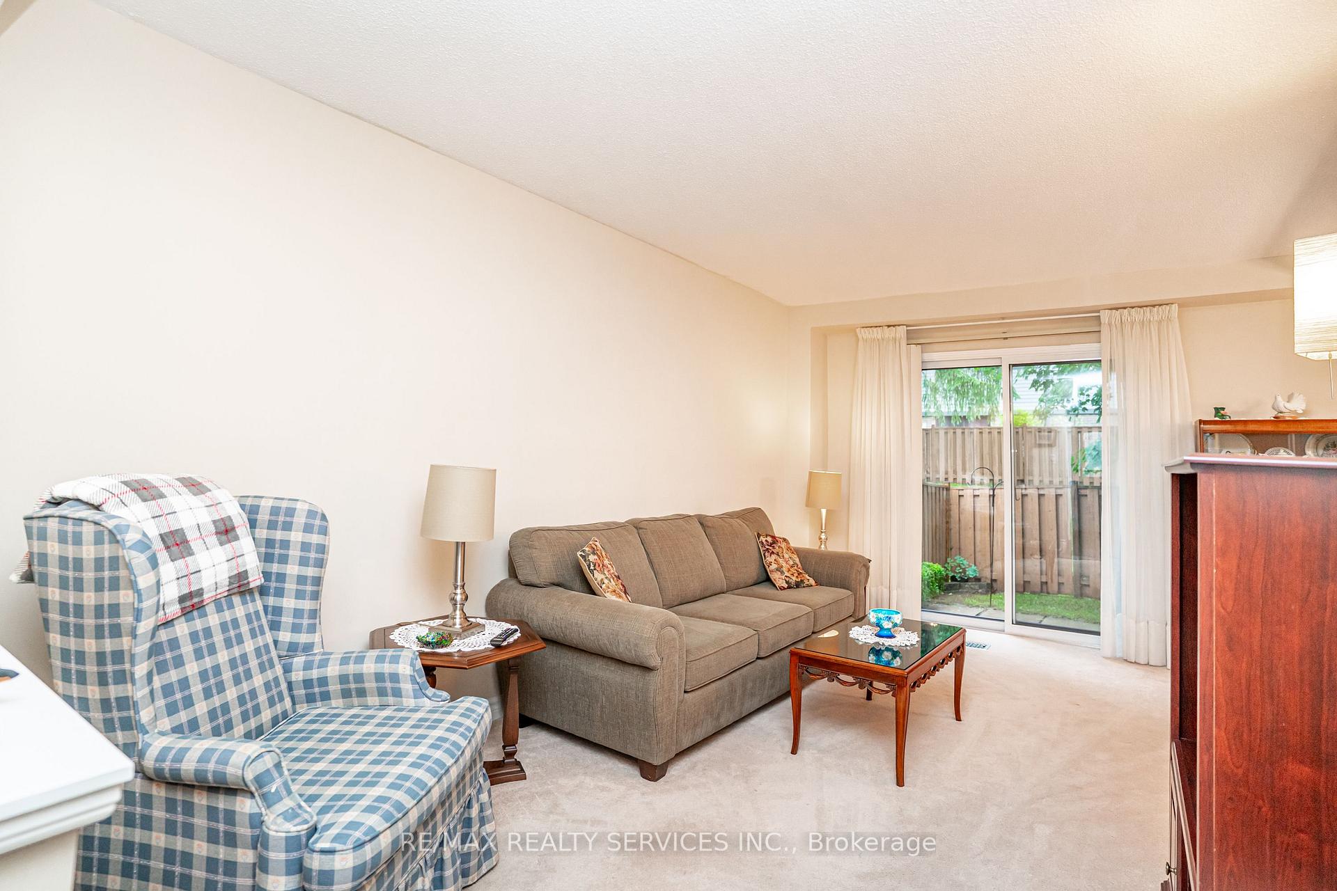 Photo 7 of Unit 125, 125 Ashton Crescent, Brampton, Central Park — HOMEH