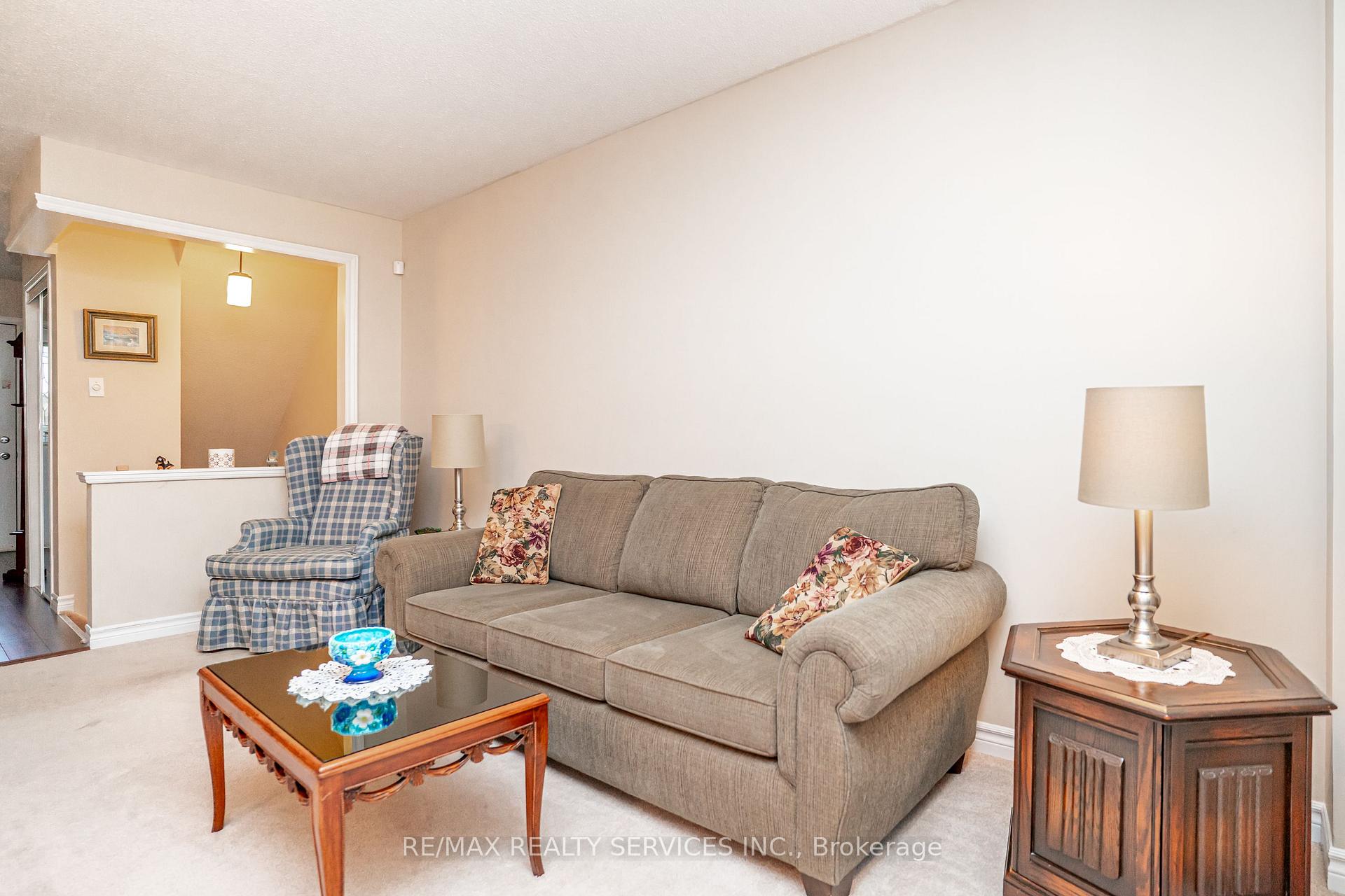Photo 9 of Unit 125, 125 Ashton Crescent, Brampton, Central Park — HOMEH