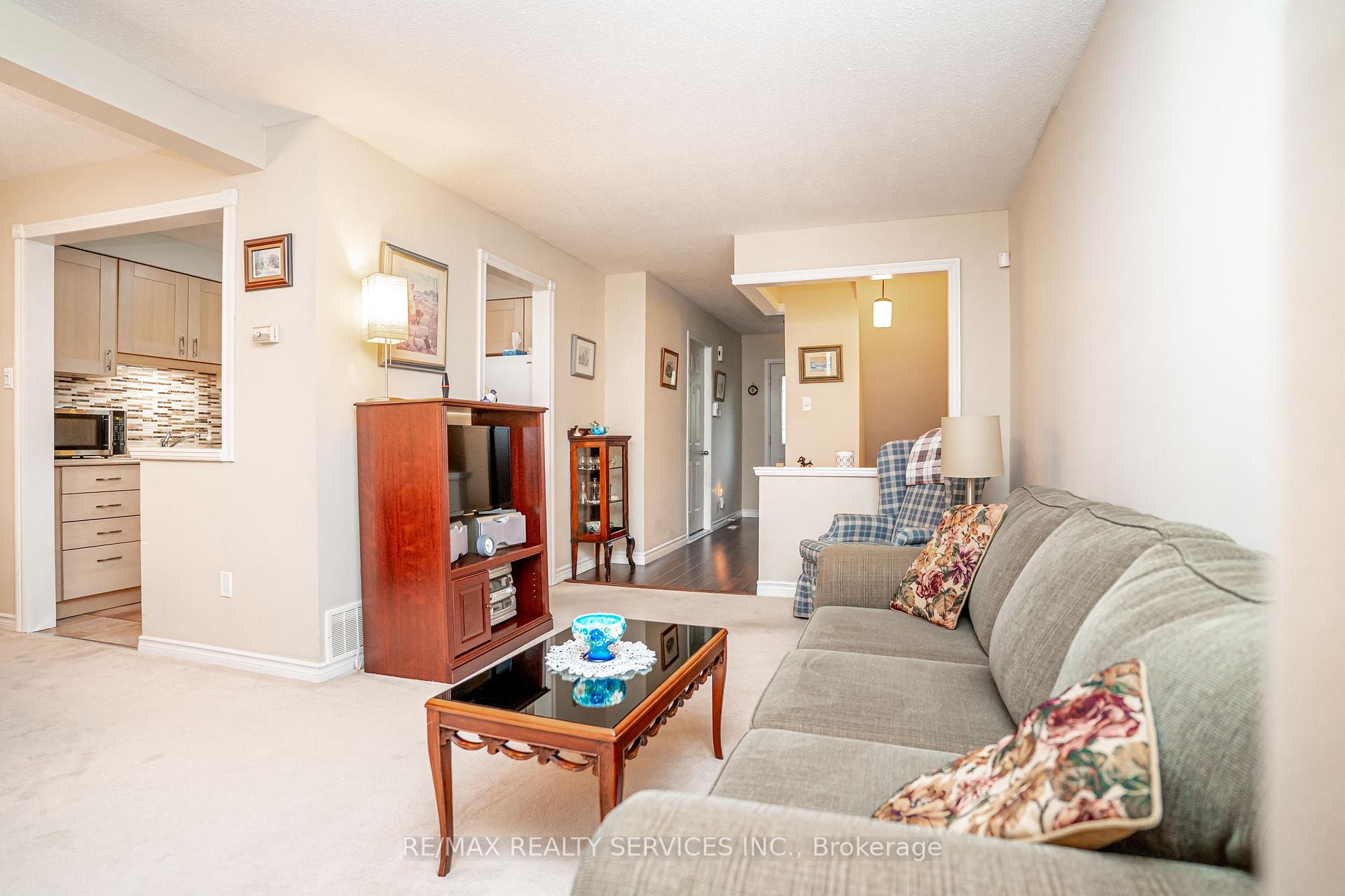 Photo 10 of Unit 125, 125 Ashton Crescent, Brampton, Central Park — HOMEH