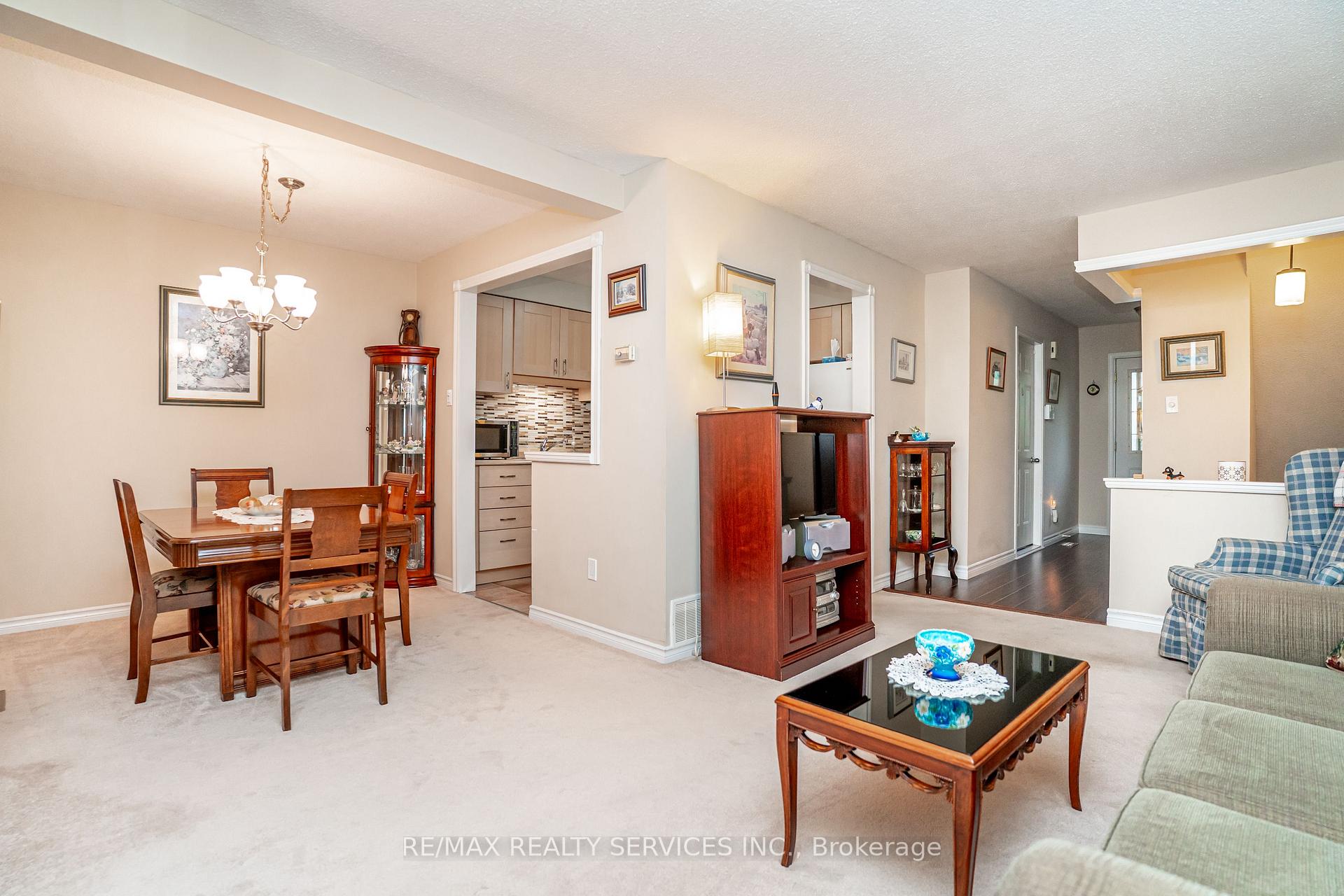Photo 11 of Unit 125, 125 Ashton Crescent, Brampton, Central Park — HOMEH