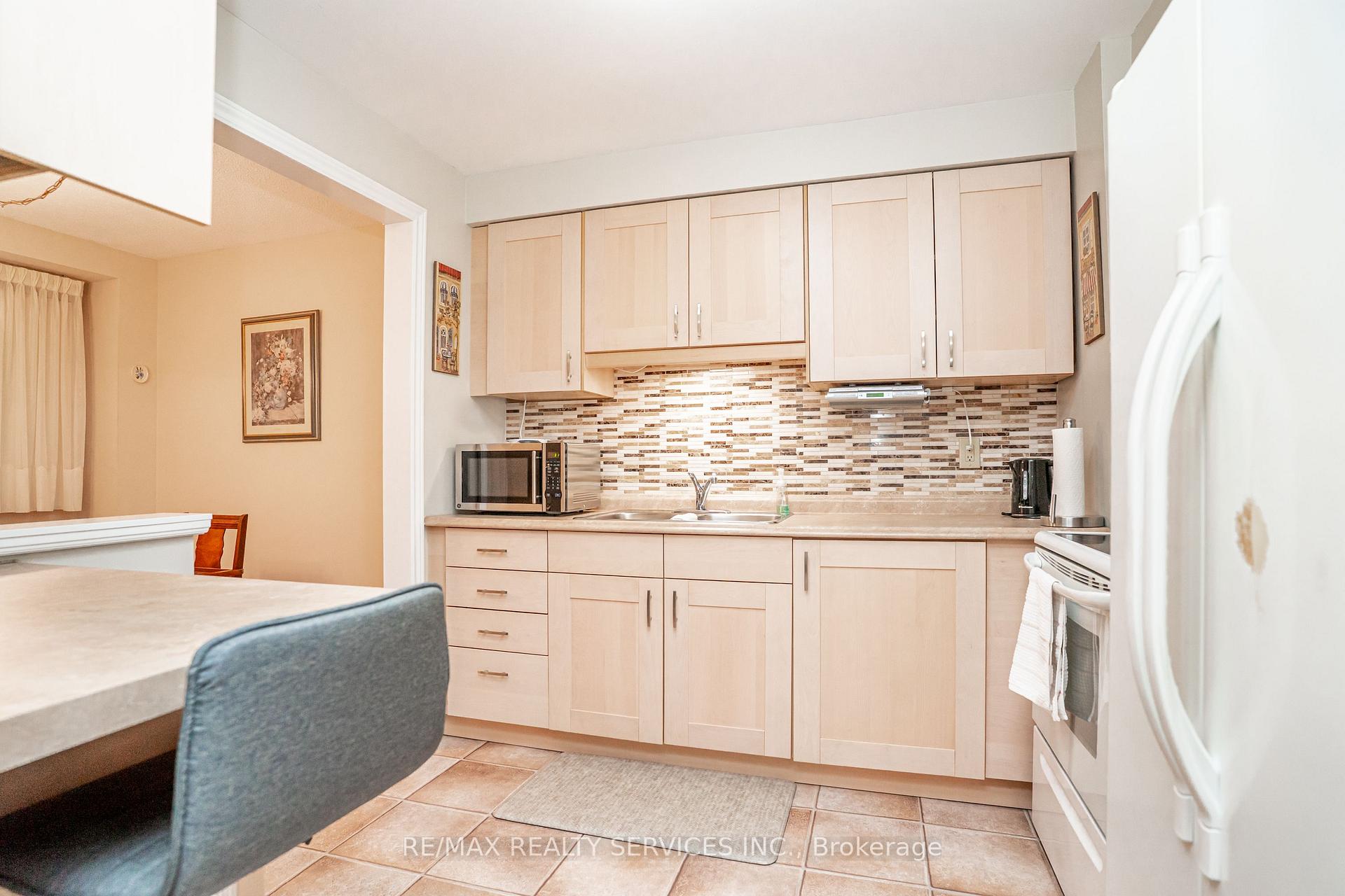 Photo 15 of Unit 125, 125 Ashton Crescent, Brampton, Central Park — HOMEH