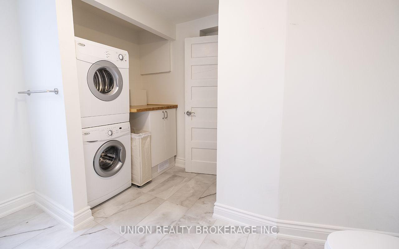 Photo 12 of Unit Upper (Unit A), 368 Main Street, Toronto, Woodbine-Lumsden — HOMEH