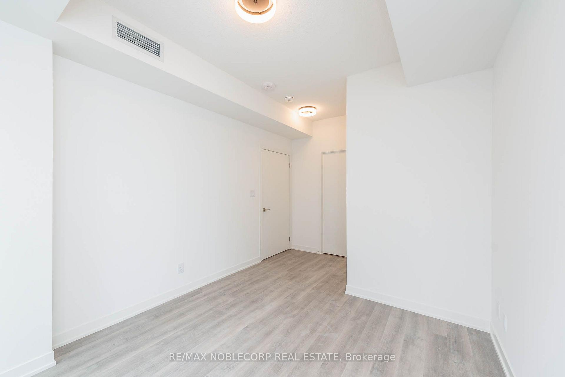 Photo 4 of Unit 812, 292 Verdale Crossing, Markham, Unionville — HOMEH
