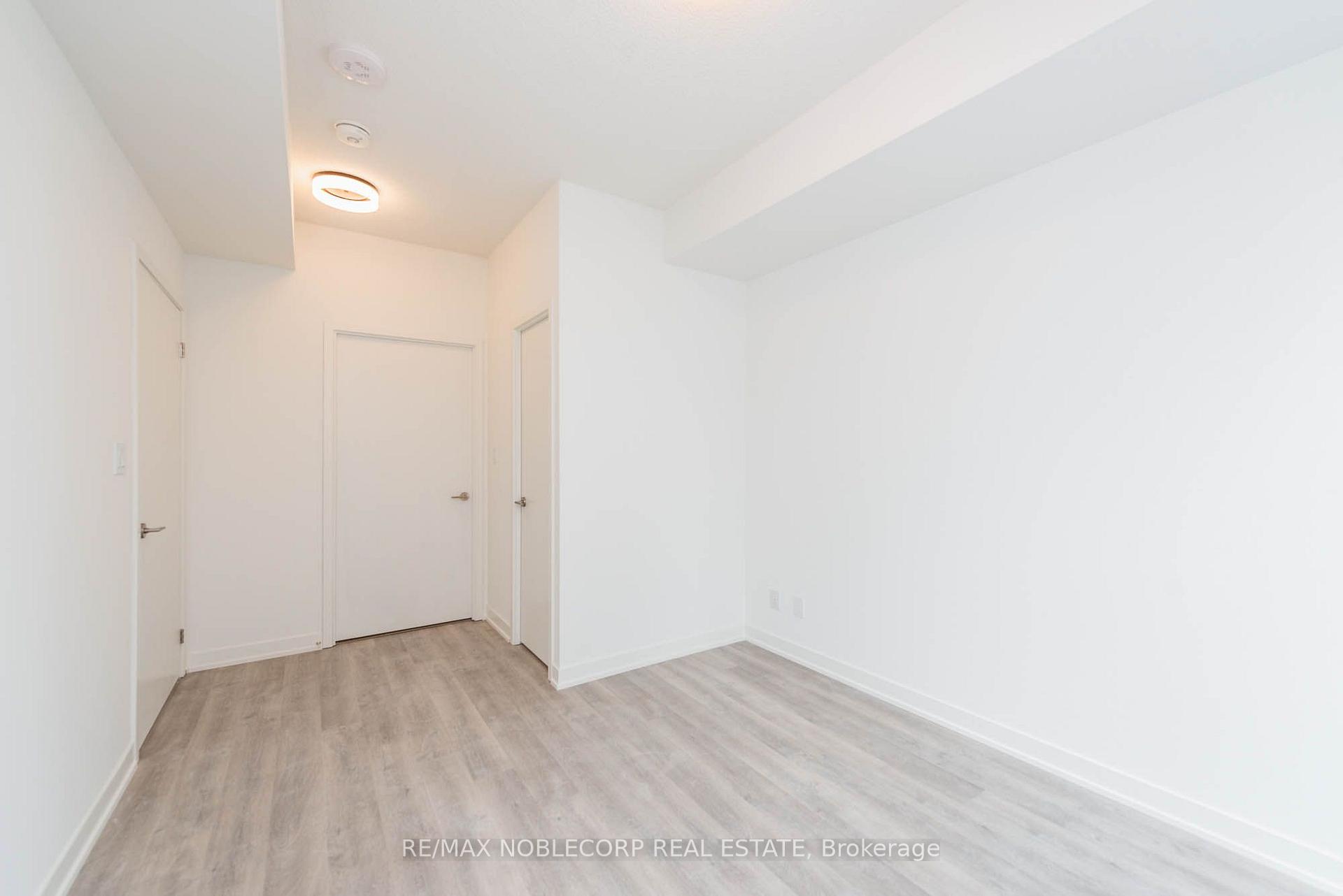 Photo 5 of Unit 812, 292 Verdale Crossing, Markham, Unionville — HOMEH