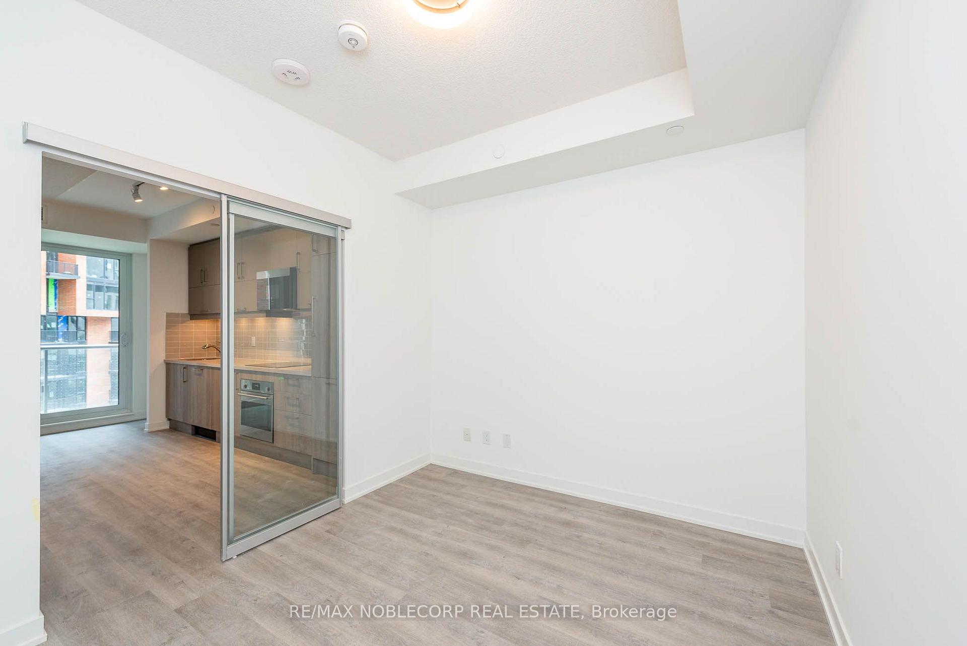 Photo 7 of Unit 812, 292 Verdale Crossing, Markham, Unionville — HOMEH