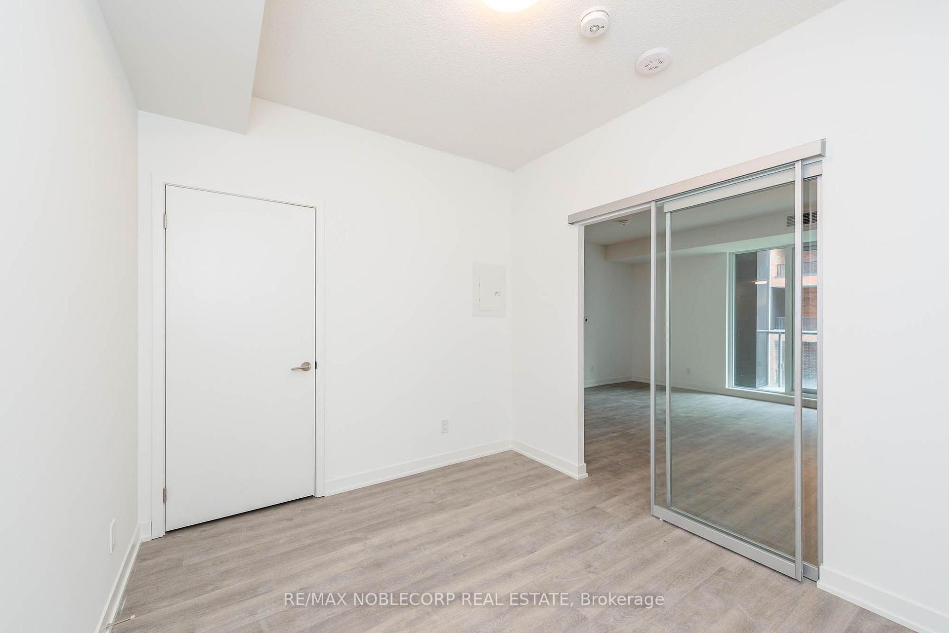 Photo 10 of Unit 812, 292 Verdale Crossing, Markham, Unionville — HOMEH