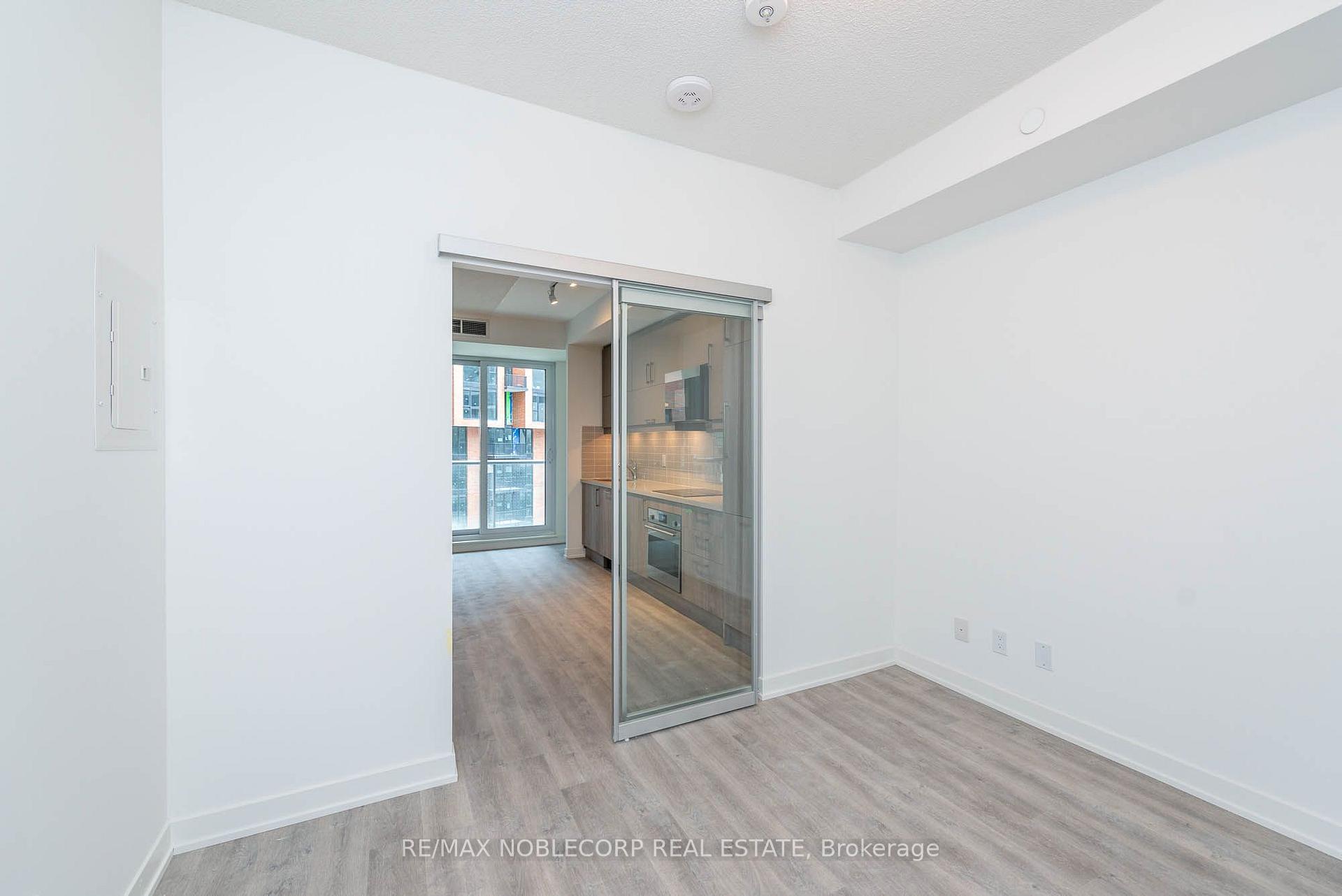 Photo 11 of Unit 812, 292 Verdale Crossing, Markham, Unionville — HOMEH