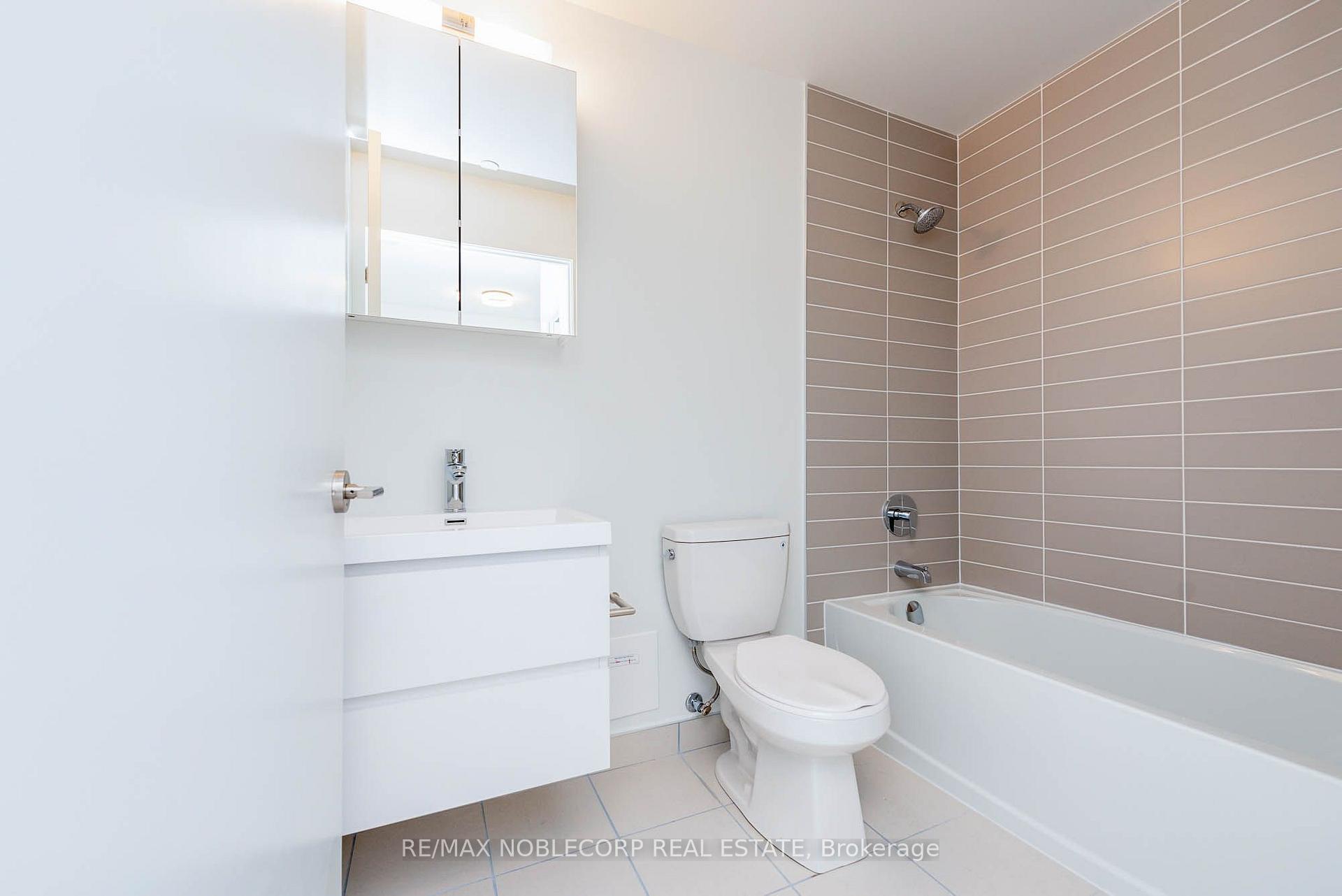 Photo 13 of Unit 812, 292 Verdale Crossing, Markham, Unionville — HOMEH