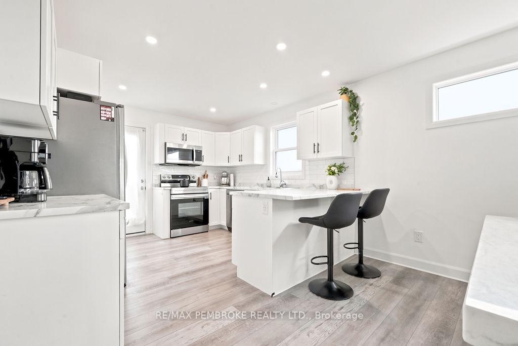 Photo 10 of 20 Terrance Drive, Petawawa, Petawawa — HOMEH