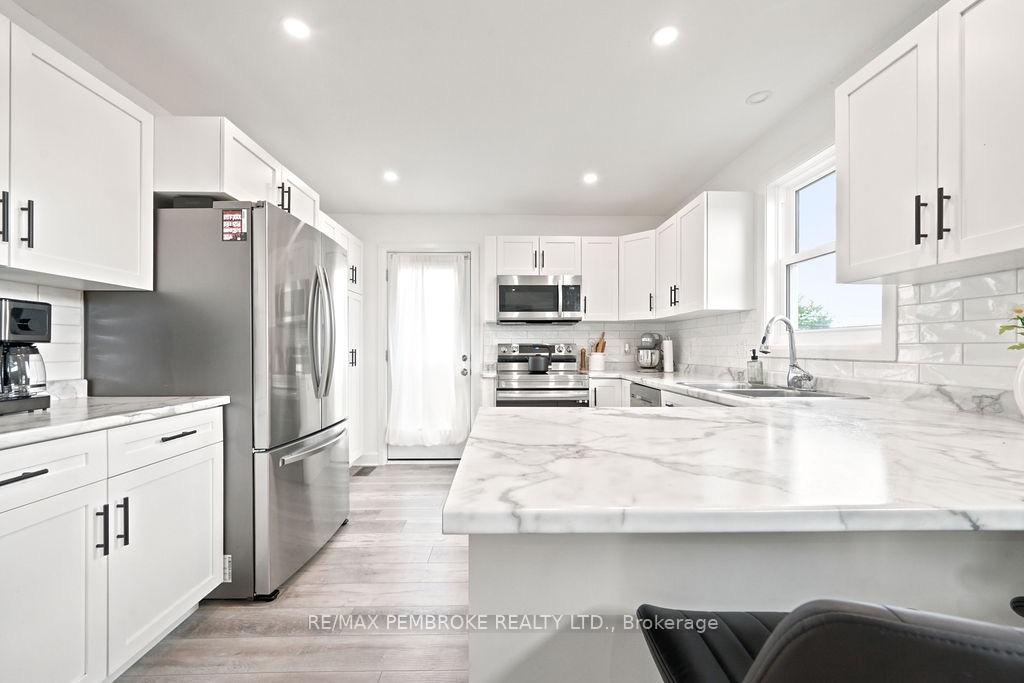 Photo 11 of 20 Terrance Drive, Petawawa, Petawawa — HOMEH