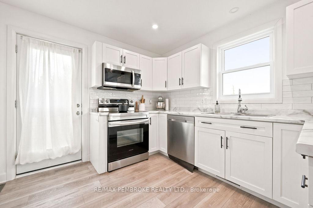 Photo 13 of 20 Terrance Drive, Petawawa, Petawawa — HOMEH
