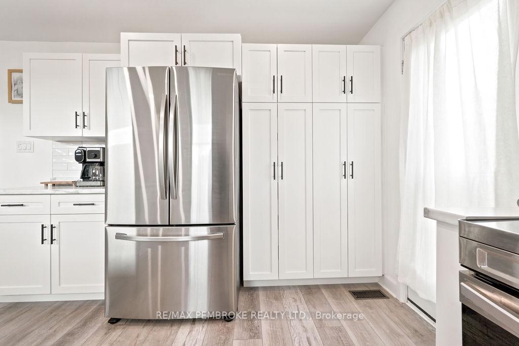 Photo 14 of 20 Terrance Drive, Petawawa, Petawawa — HOMEH