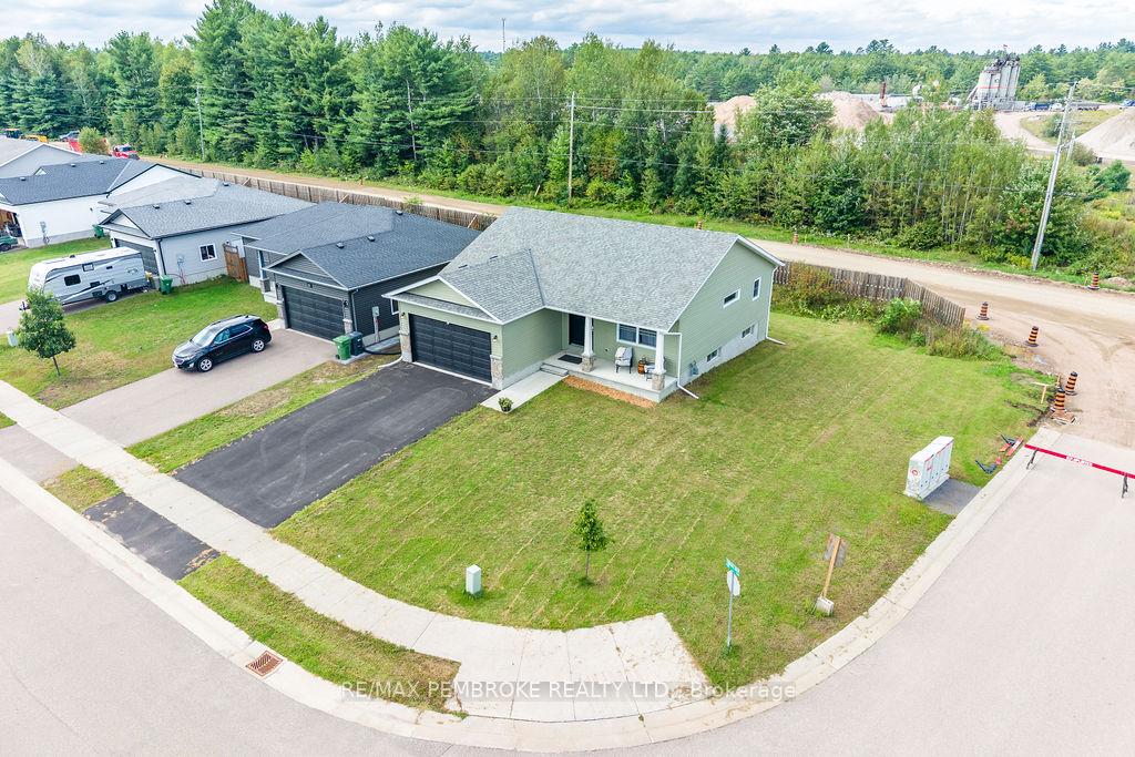 Photo 31 of 20 Terrance Drive, Petawawa, Petawawa — HOMEH