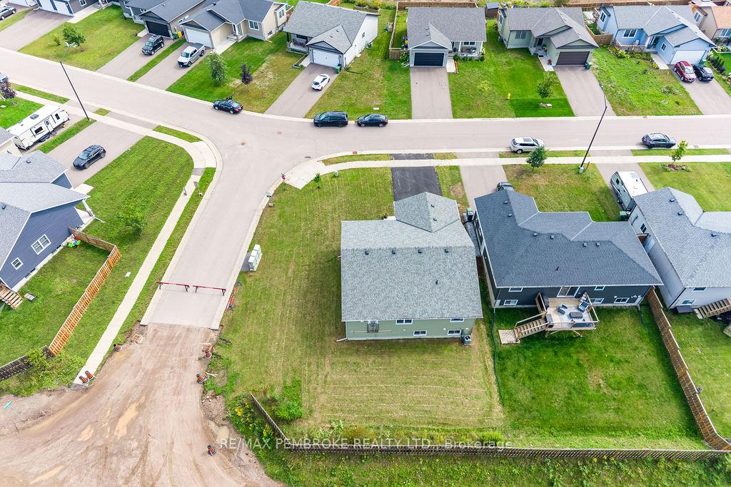 Photo 34 of 20 Terrance Drive, Petawawa, Petawawa — HOMEH