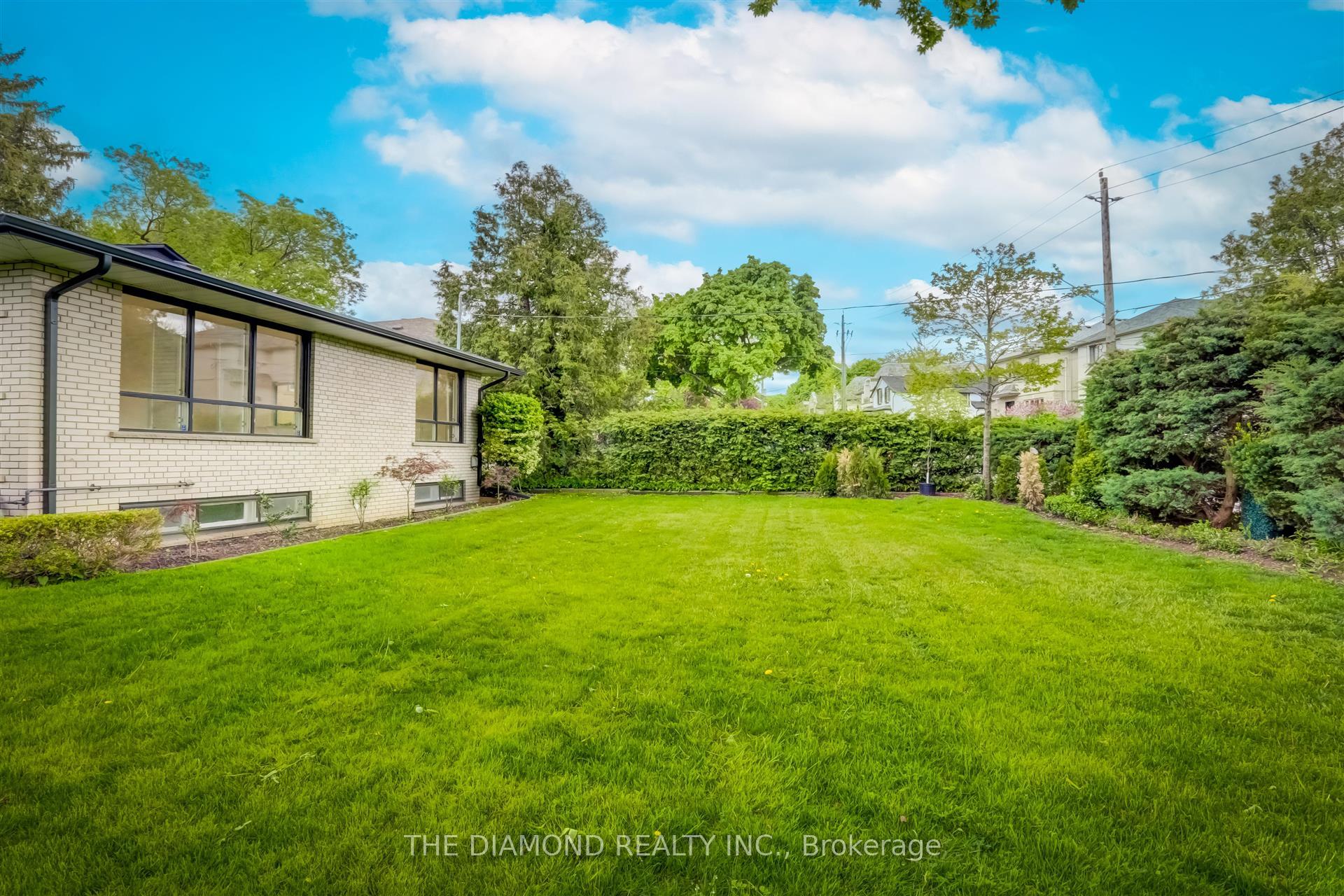 Photo 6 of 15 Government Road, Etobicoke, Kingsway South — HOMEH