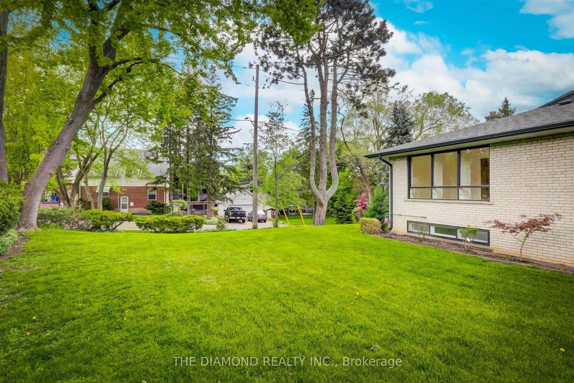 Photo 7 of 15 Government Road, Etobicoke, Kingsway South — HOMEH