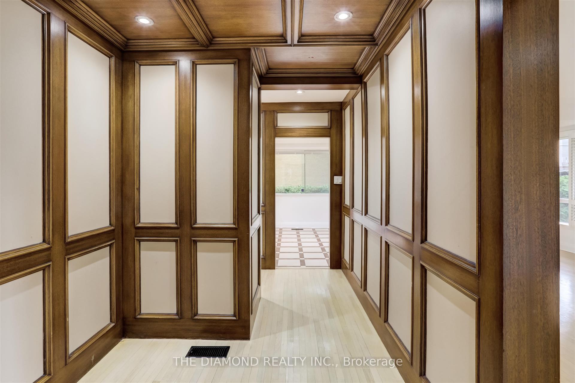 Photo 9 of 15 Government Road, Etobicoke, Kingsway South — HOMEH